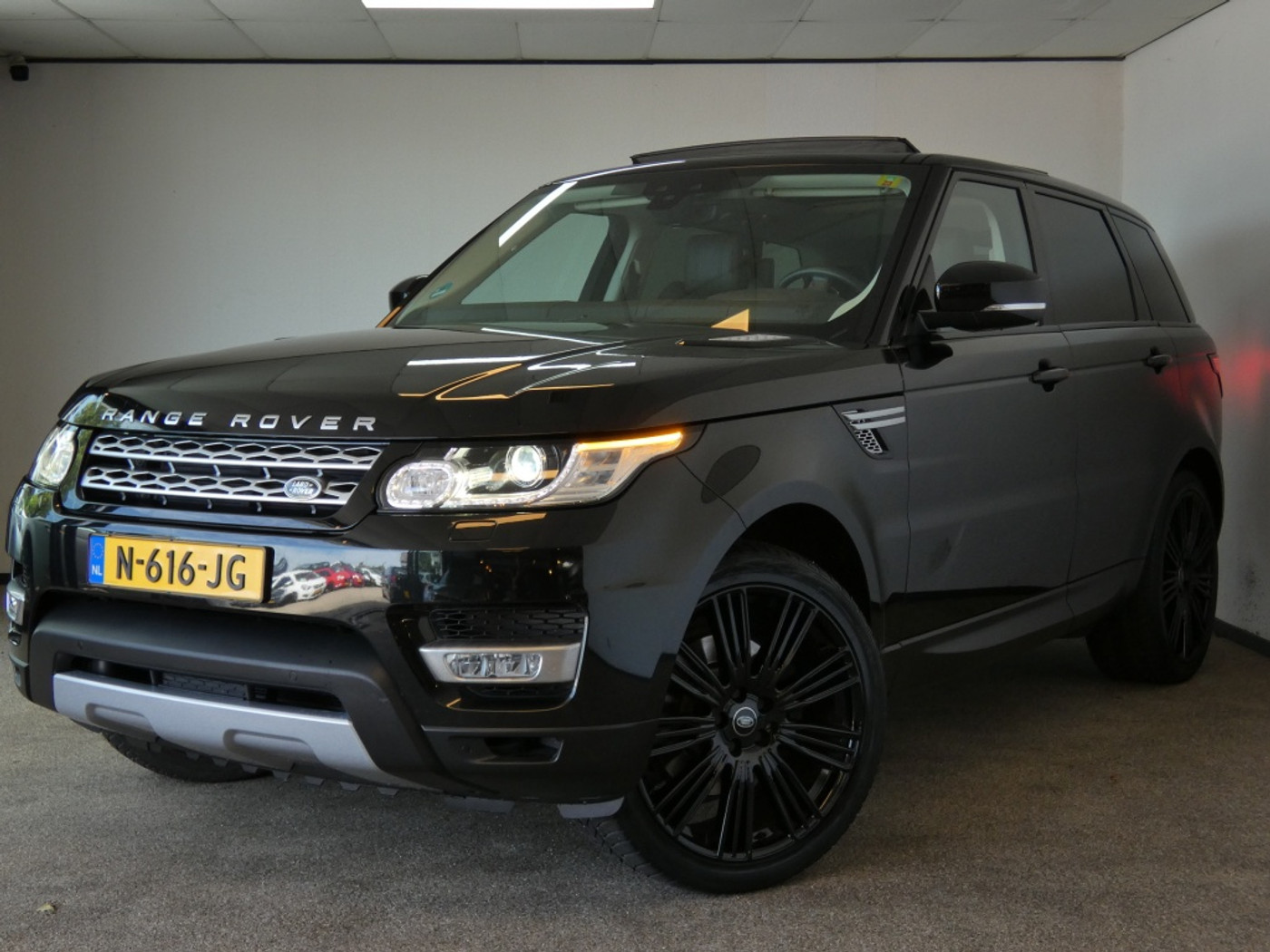 Land Rover Range Rover Sport 2.0 SD4 SE Nieuwe motor 2018 - voorkant