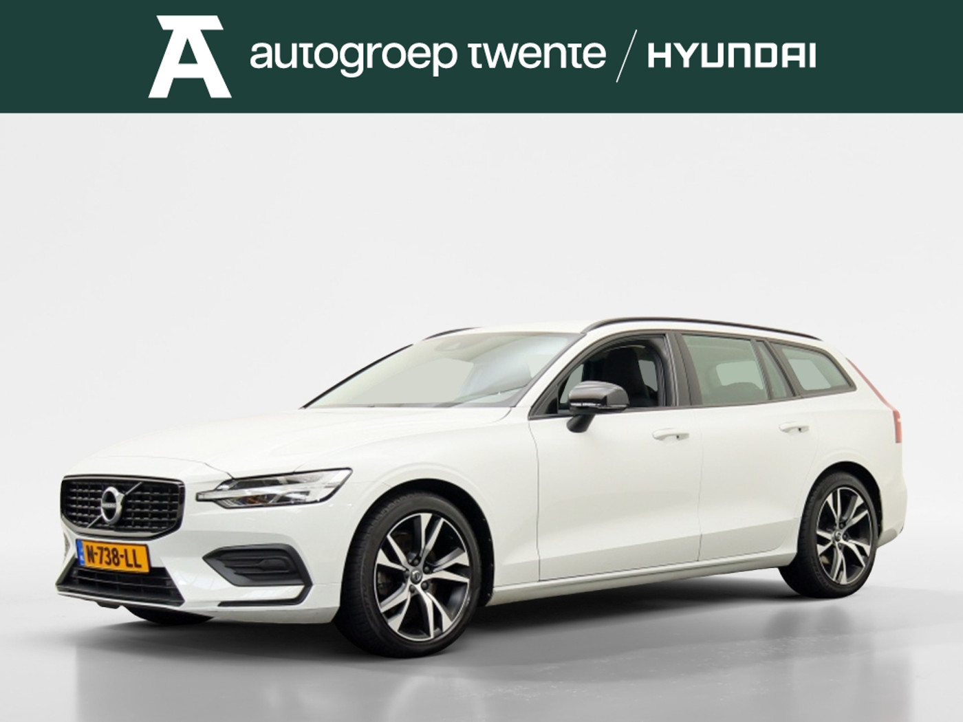 Volvo V60 2.0 B3 Momentum Advantage | Elek. trekhaak | Navi | Camera 2021 - voorkant