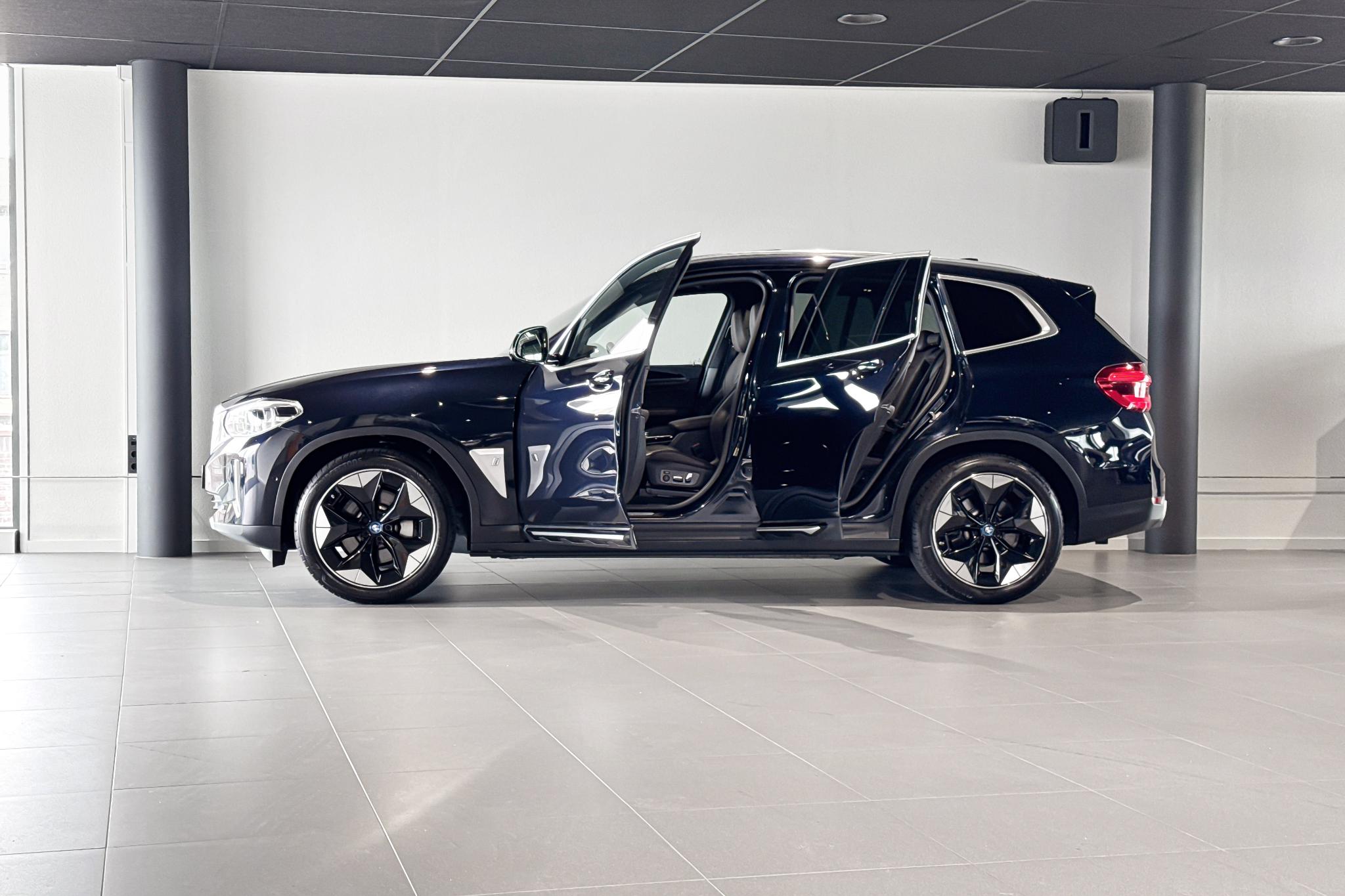 Foto van BMW Ix3