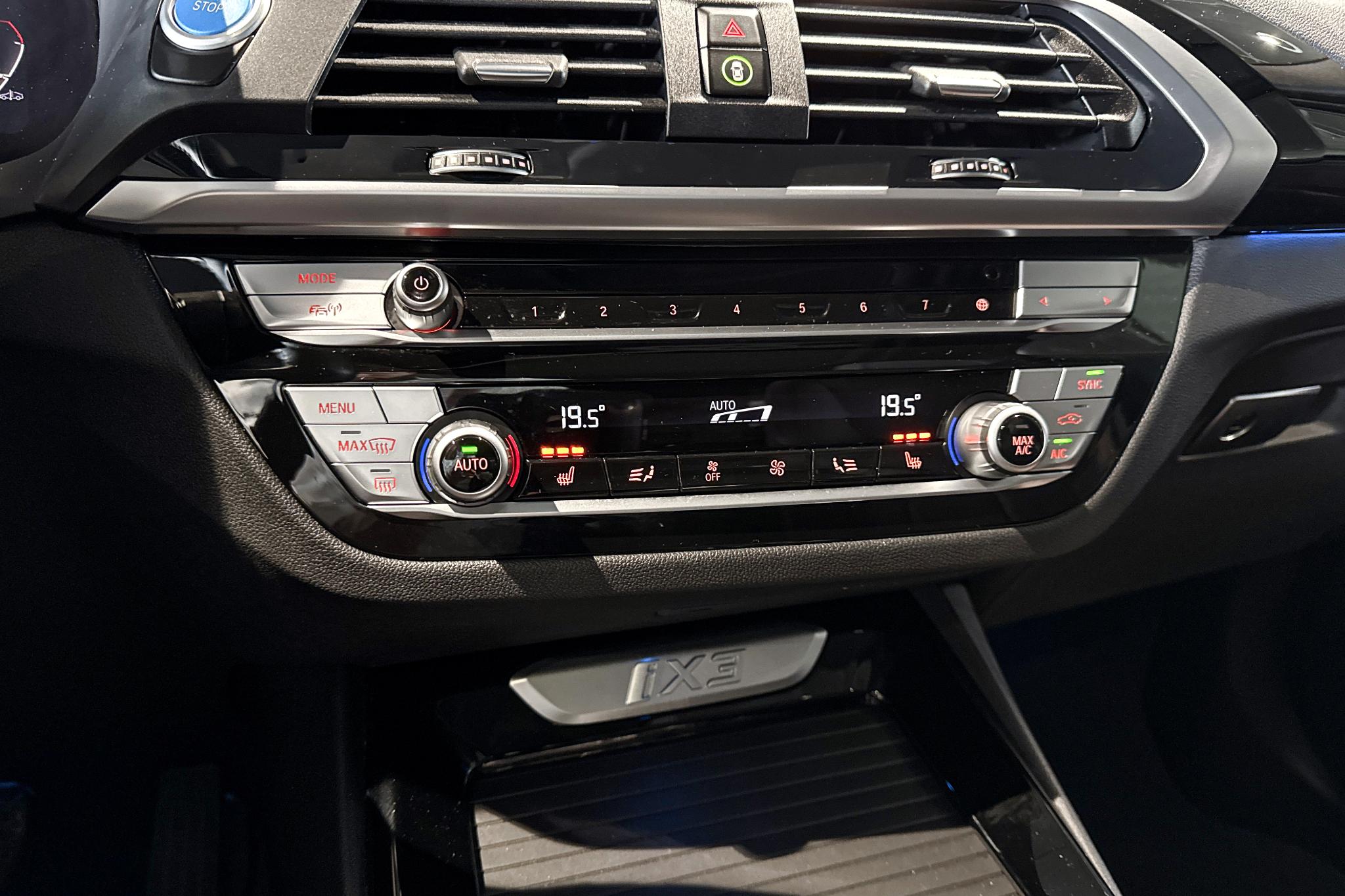 Foto van BMW Ix3