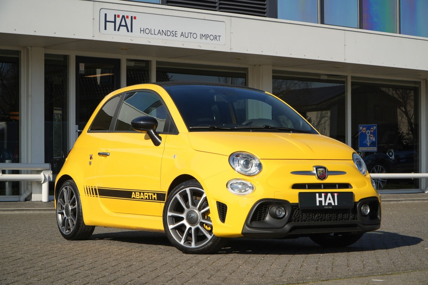 Fiat Abarth 500 1.4 T-Jet I 595 Turismo 70th Anniversary 165pk 2021 - voorkant