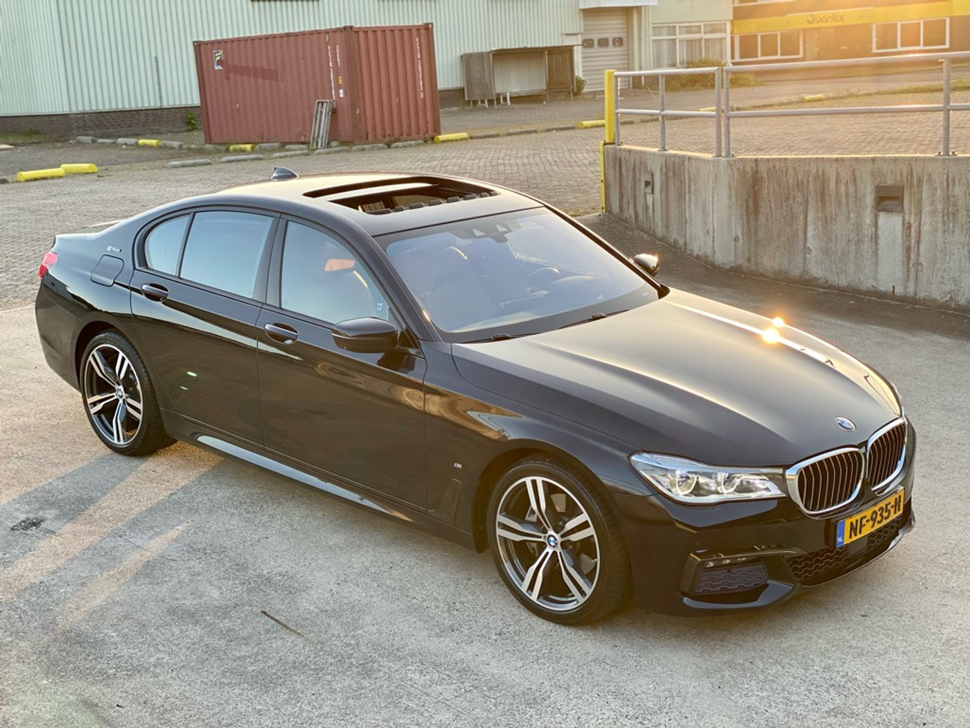 Foto van BMW 740e Iperformance
