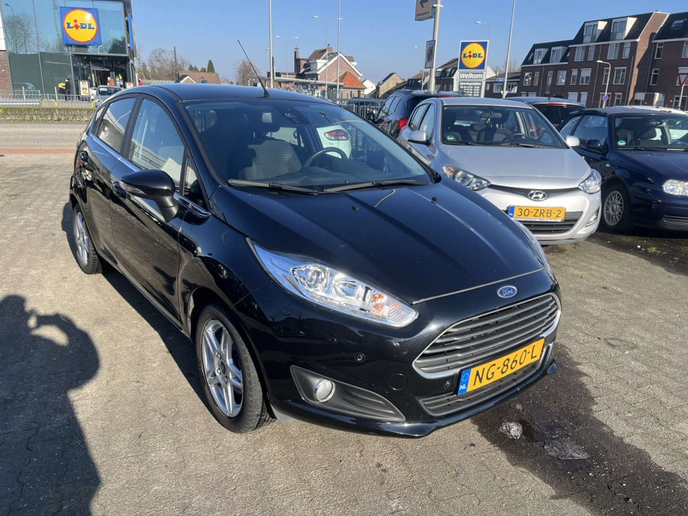 Ford Fiesta 1.0 EcoB. Titanium*67.000 km*** 2014 - voorkant