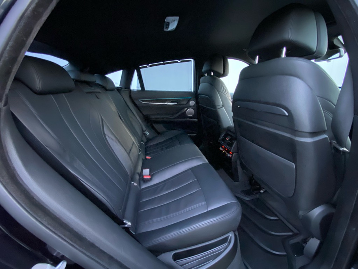 Foto van BMW X6 M50d