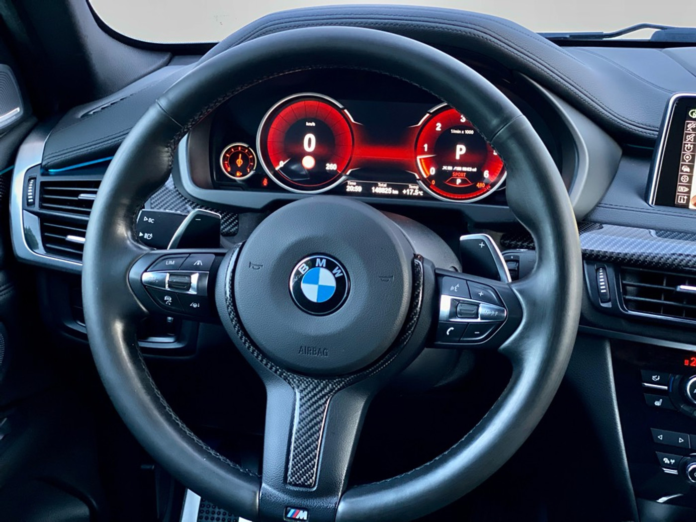 Foto van BMW X6 M50d