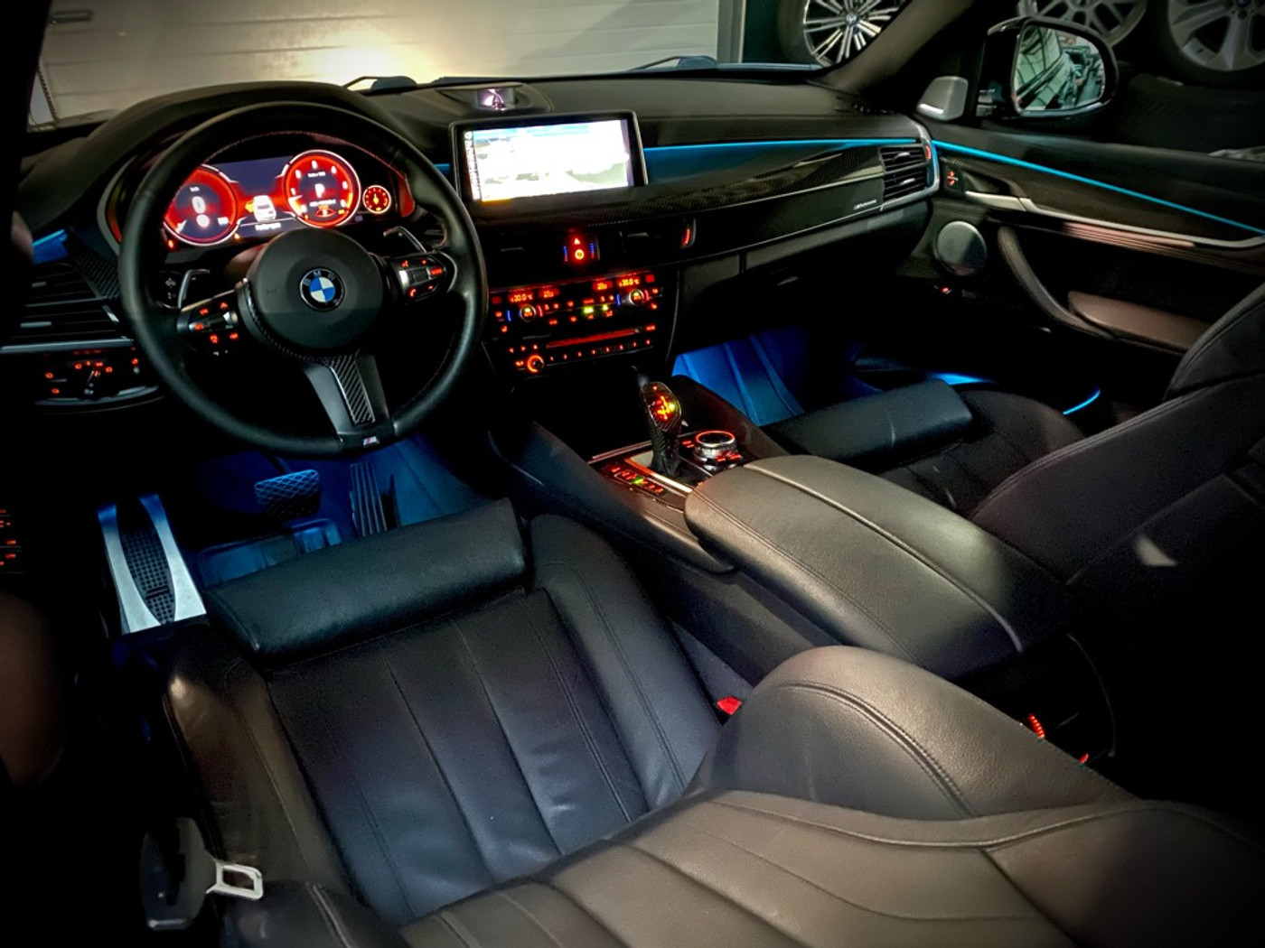 Foto van BMW X6 M50d