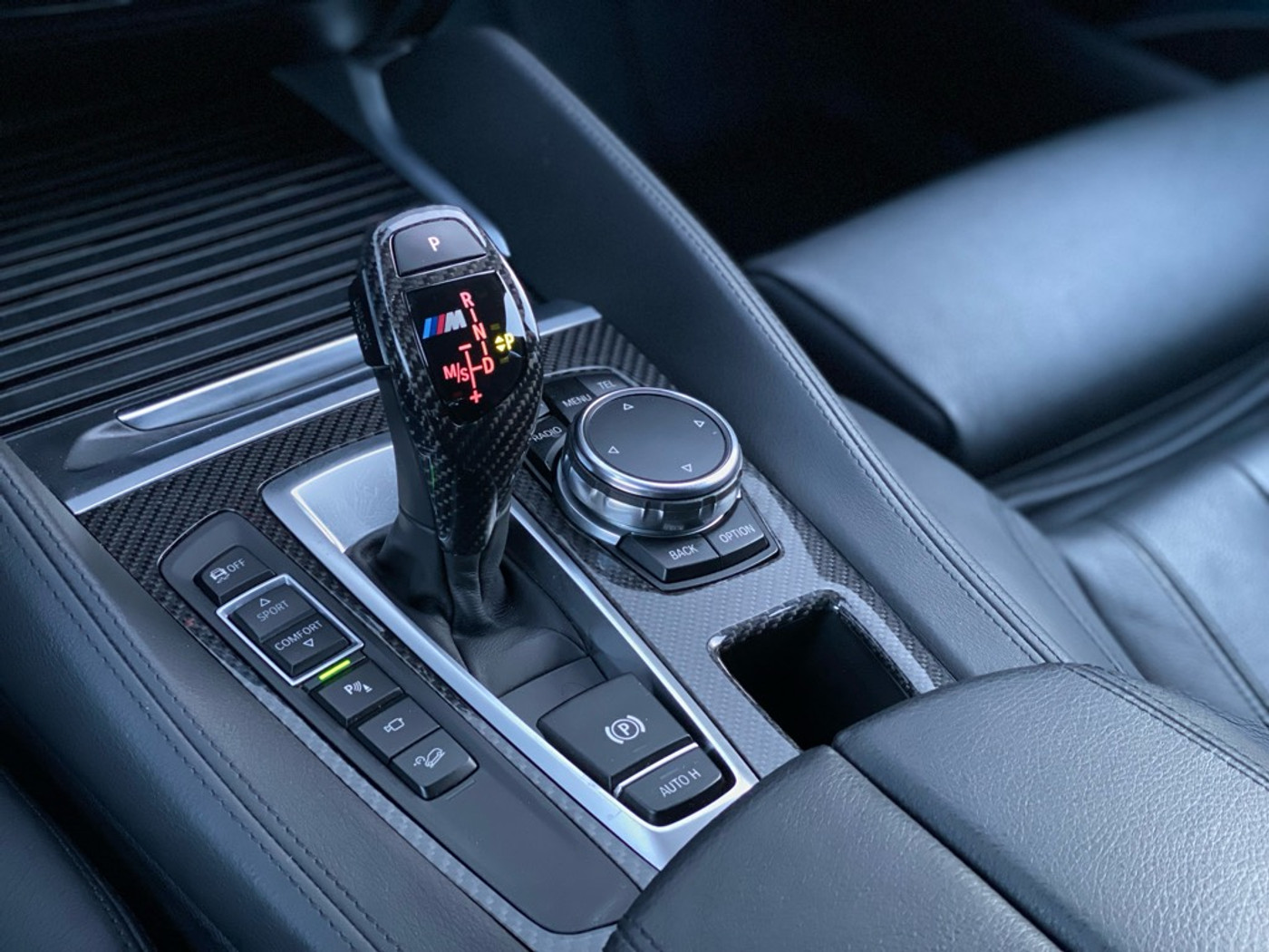 Foto van BMW X6 M50d