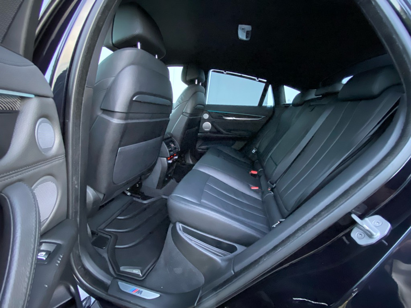 Foto van BMW X6 M50d