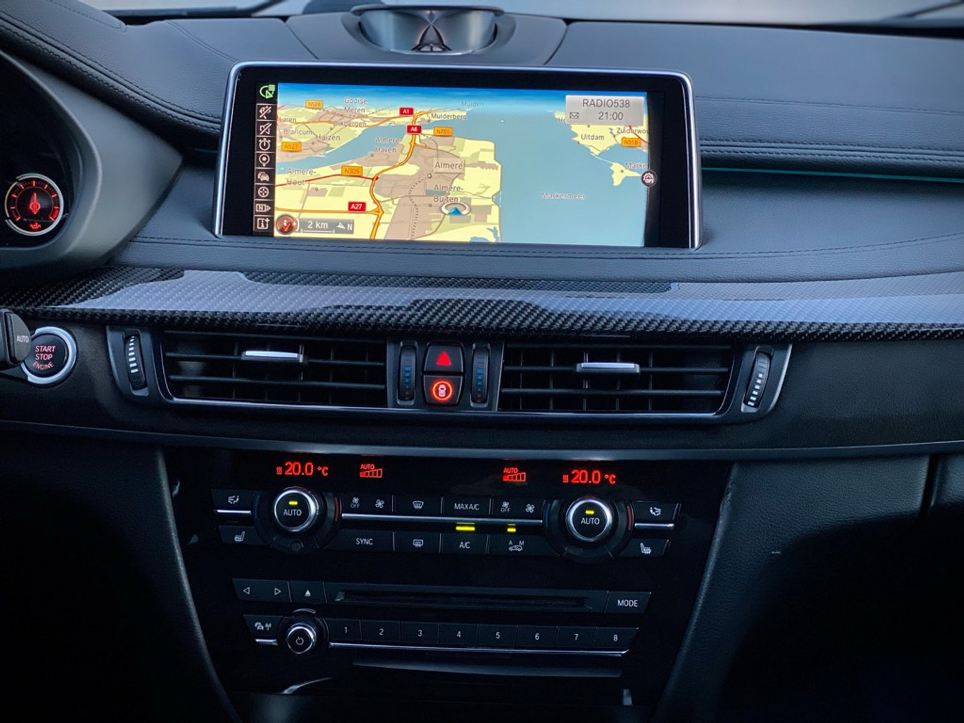 Foto van BMW X6 M50d