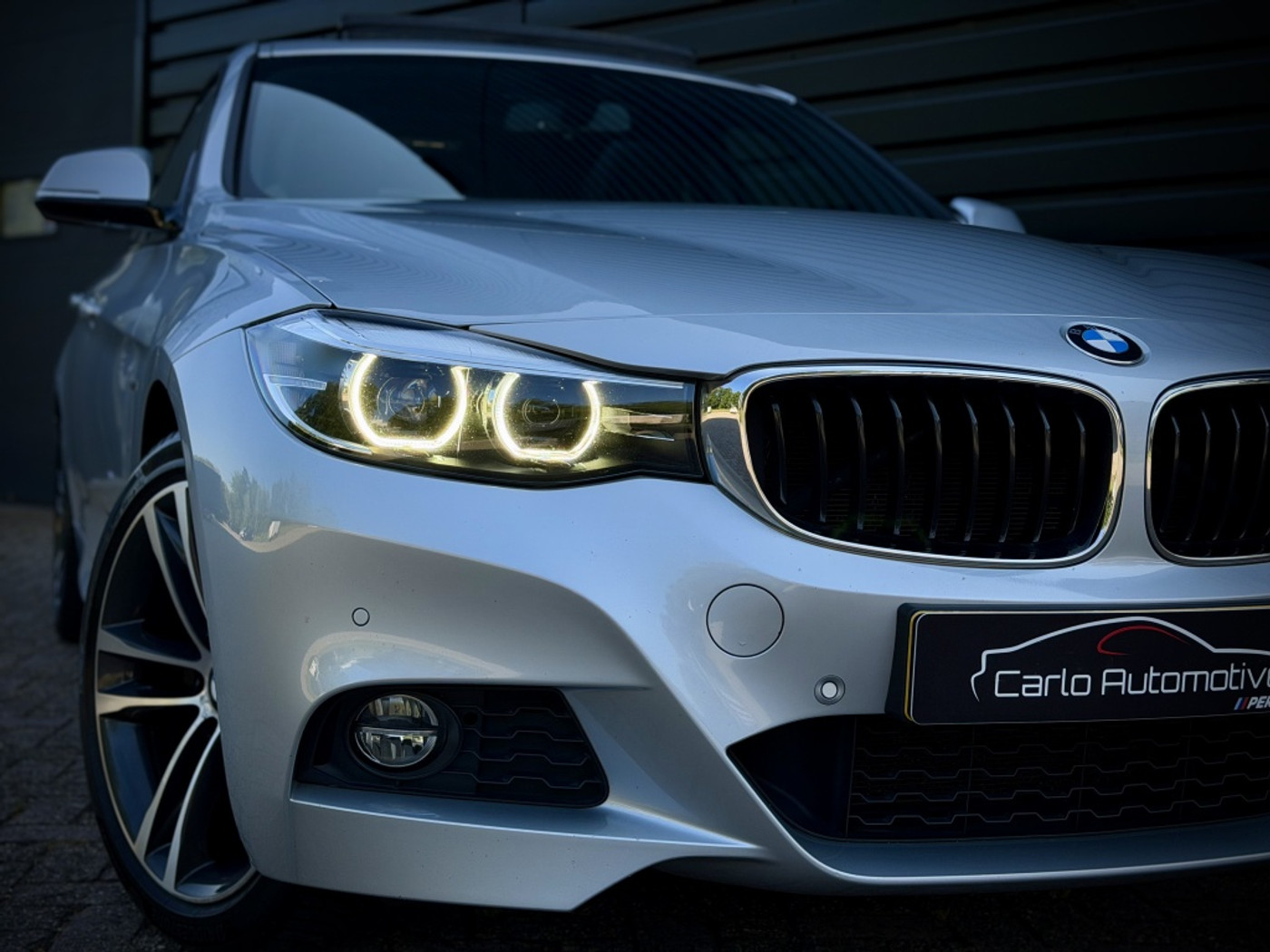 Foto van BMW 330i xDrive