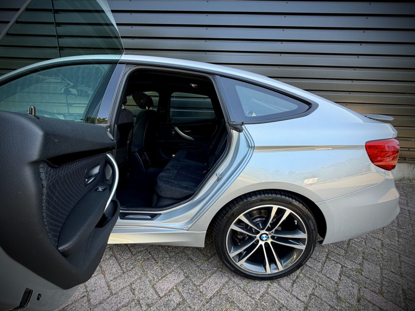 Foto van BMW 330i xDrive