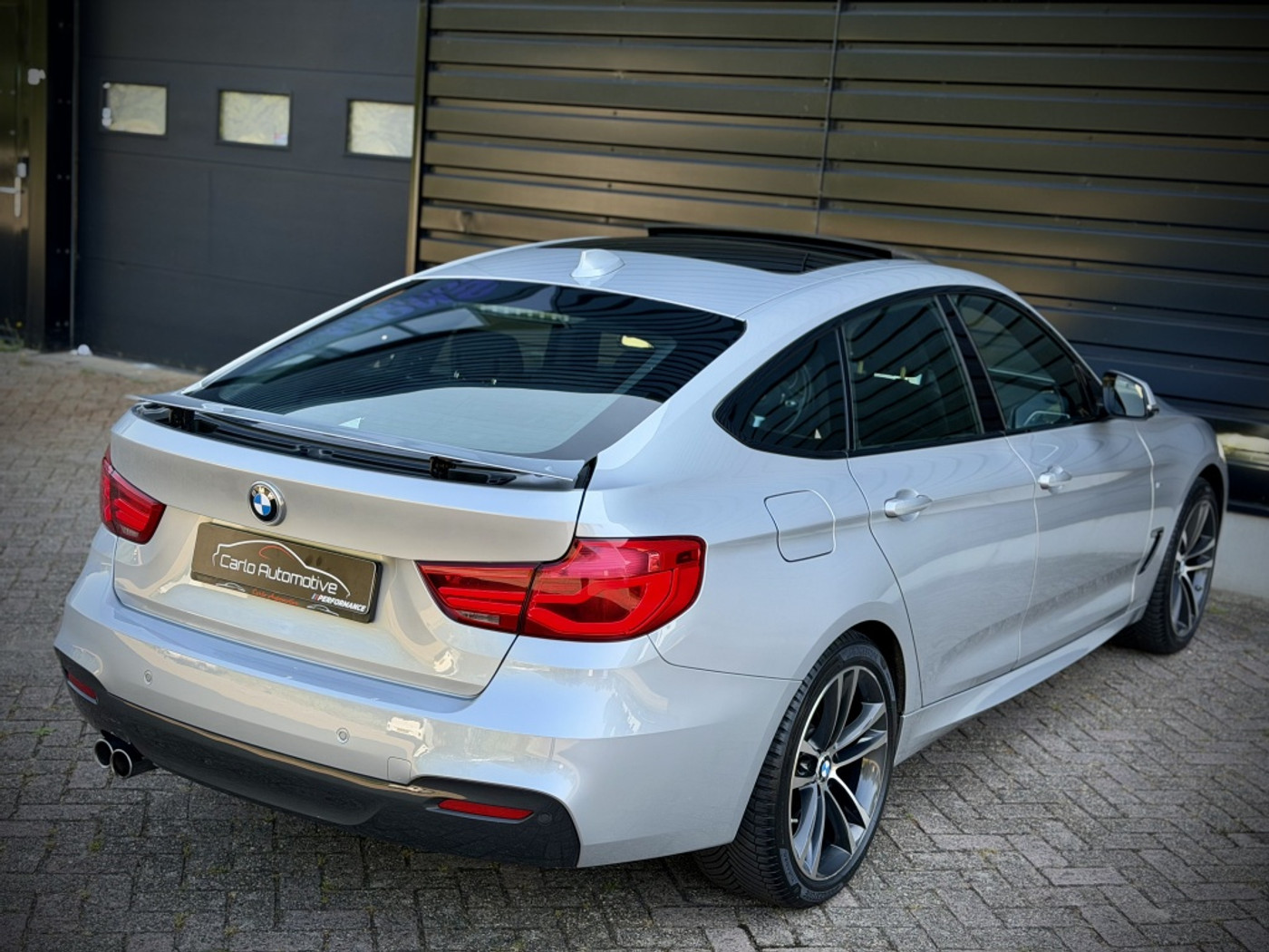 Foto van BMW 330i xDrive
