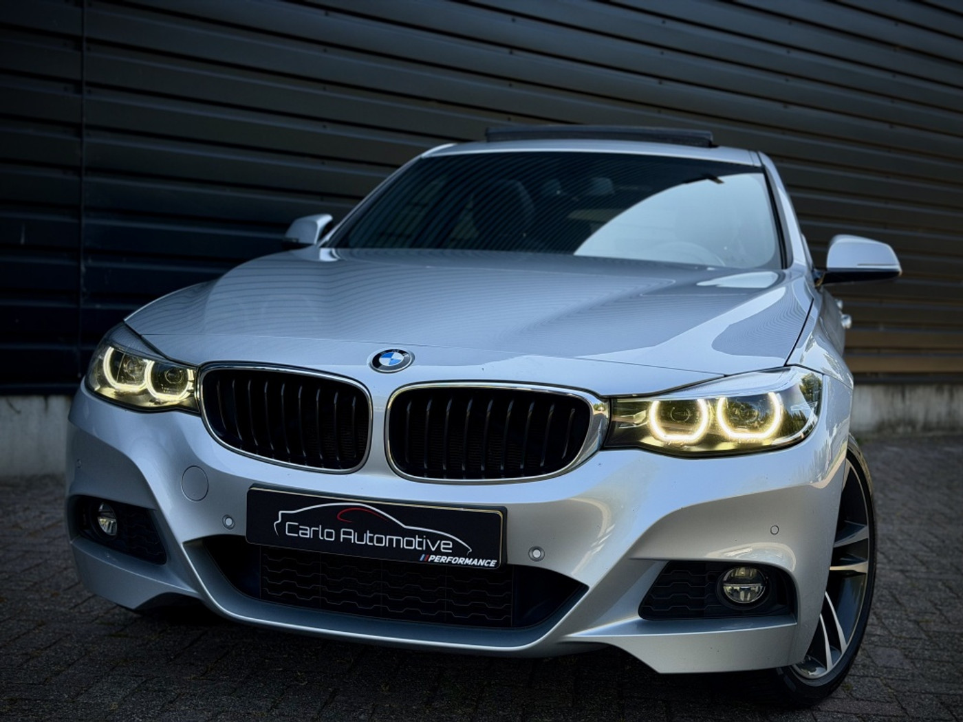 Foto van BMW 330i xDrive