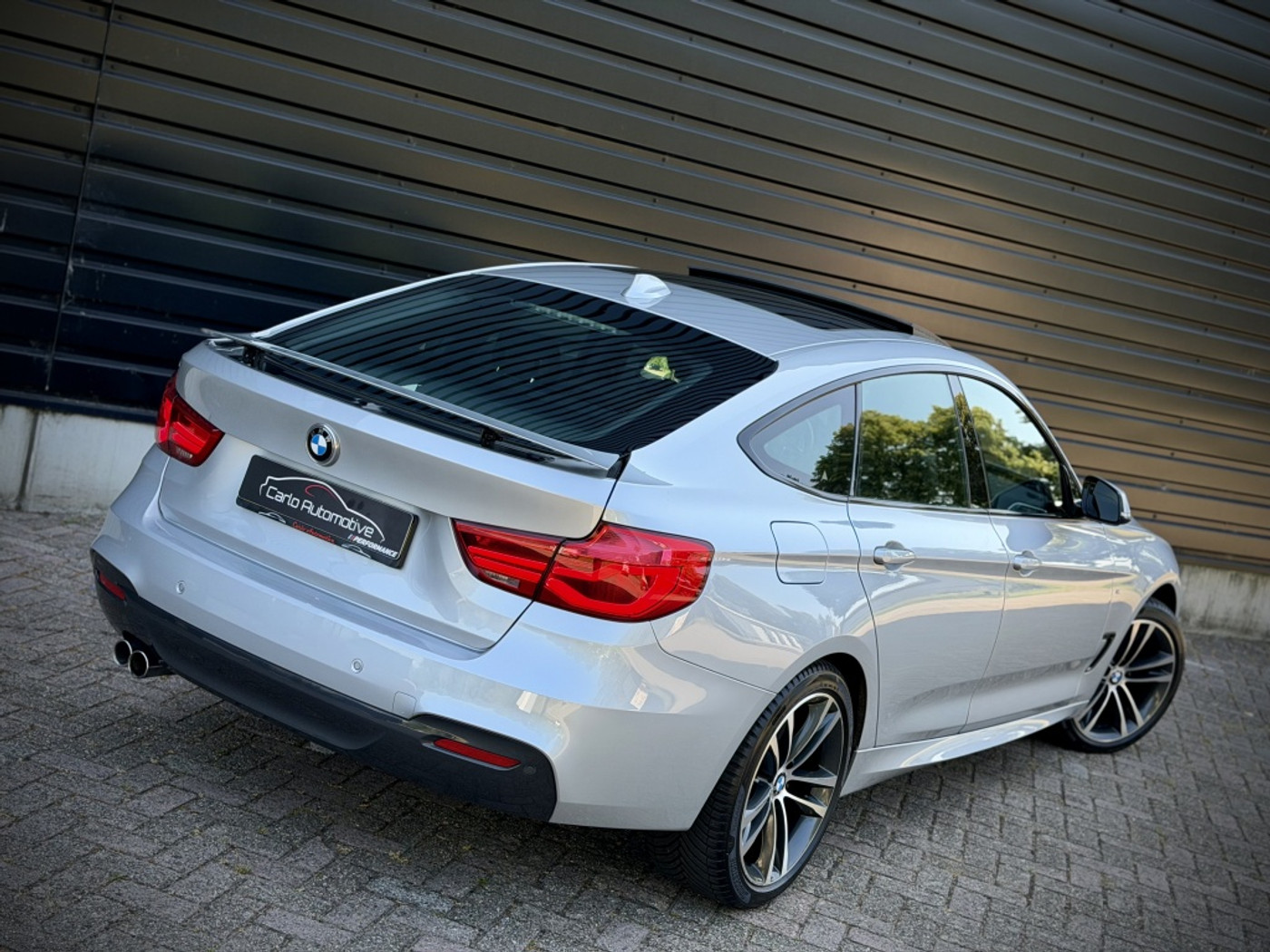 Foto van BMW 330i xDrive