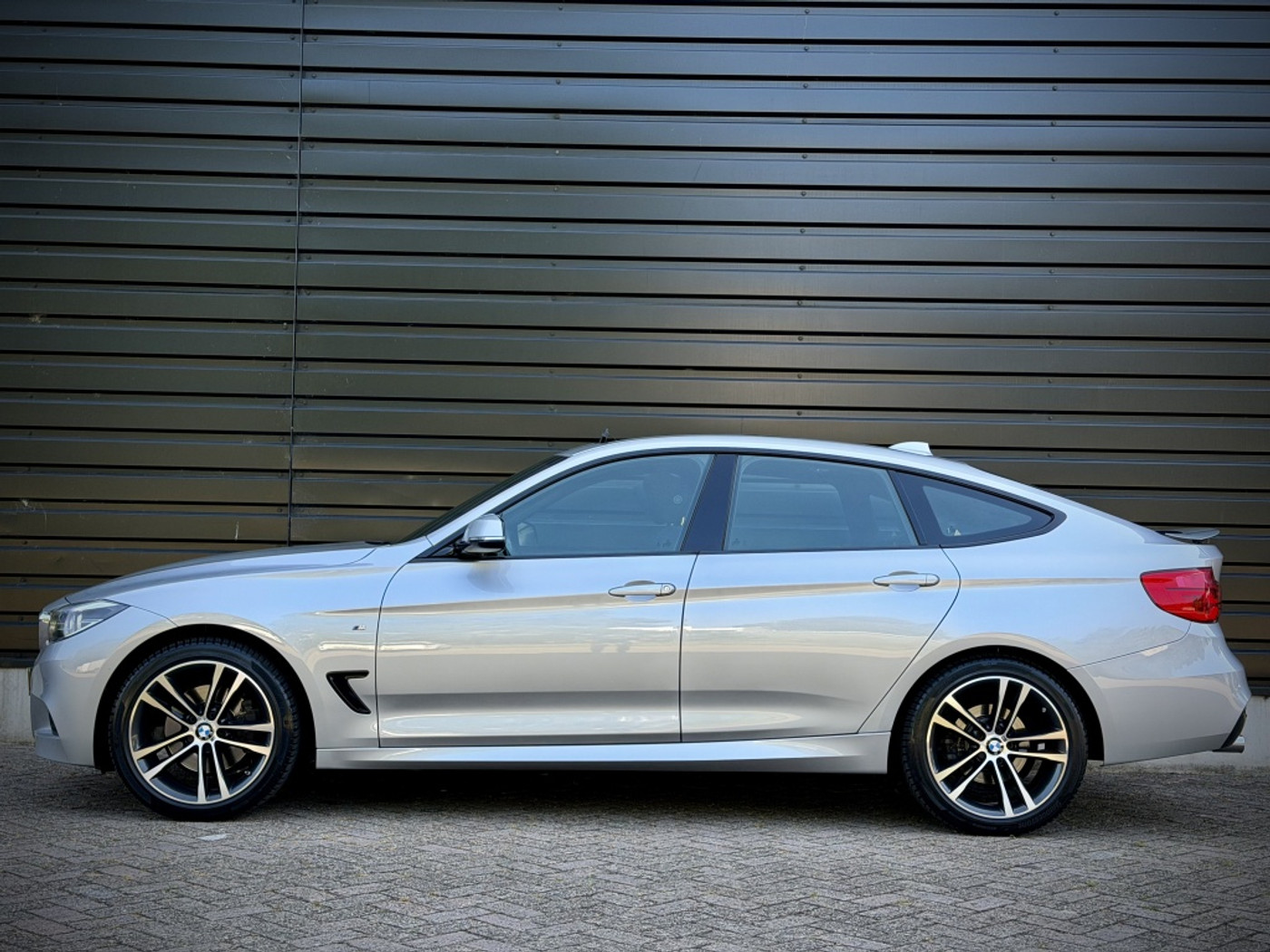 Foto van BMW 330i xDrive