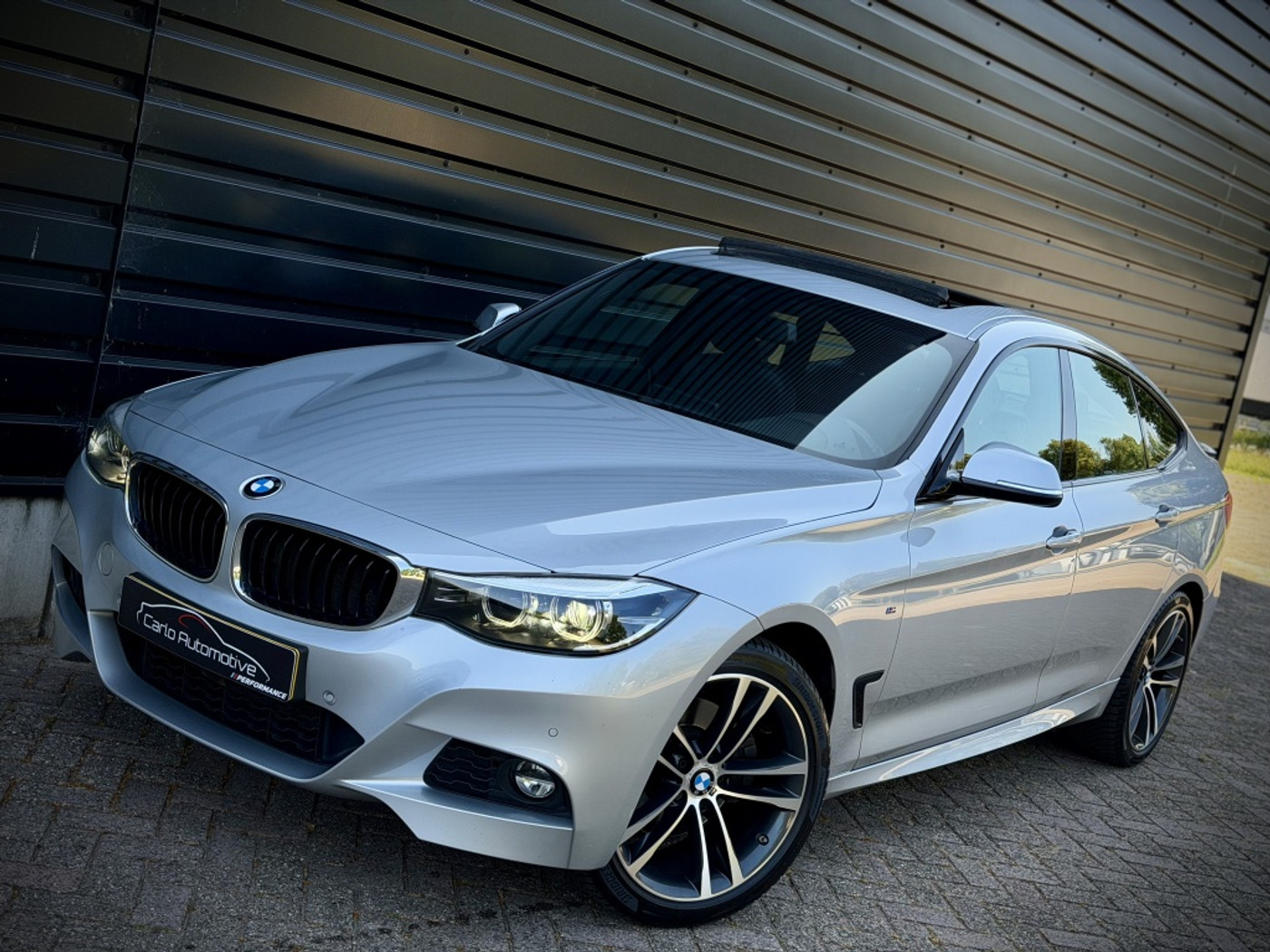 Foto van BMW 330i xDrive