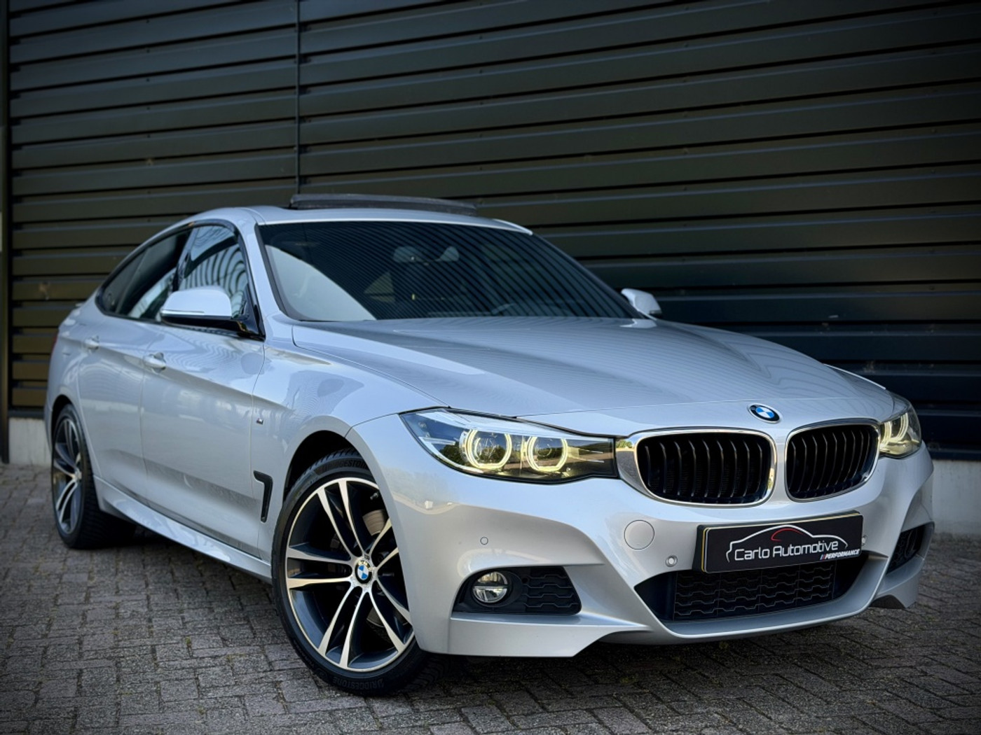 Foto van BMW 330i xDrive