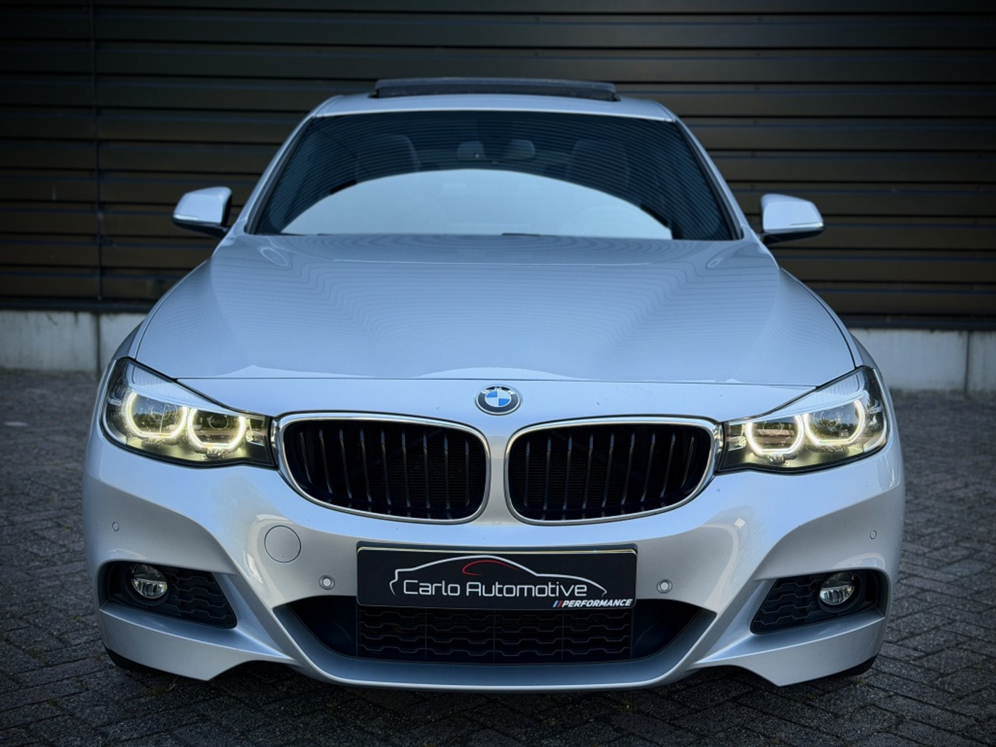 Foto van BMW 330i xDrive