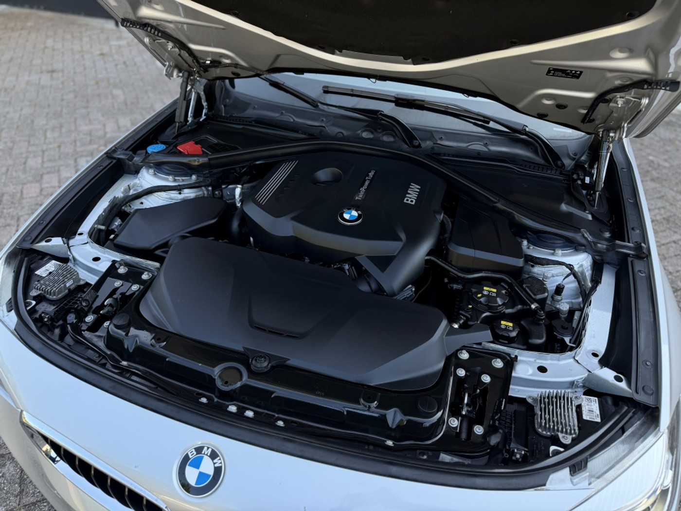 Foto van BMW 330i xDrive