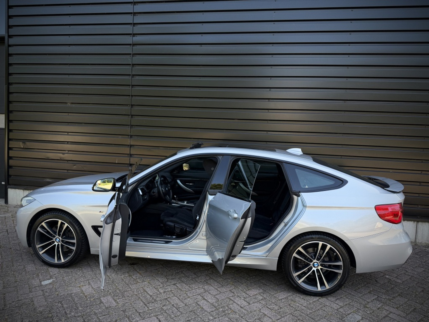 Foto van BMW 330i xDrive