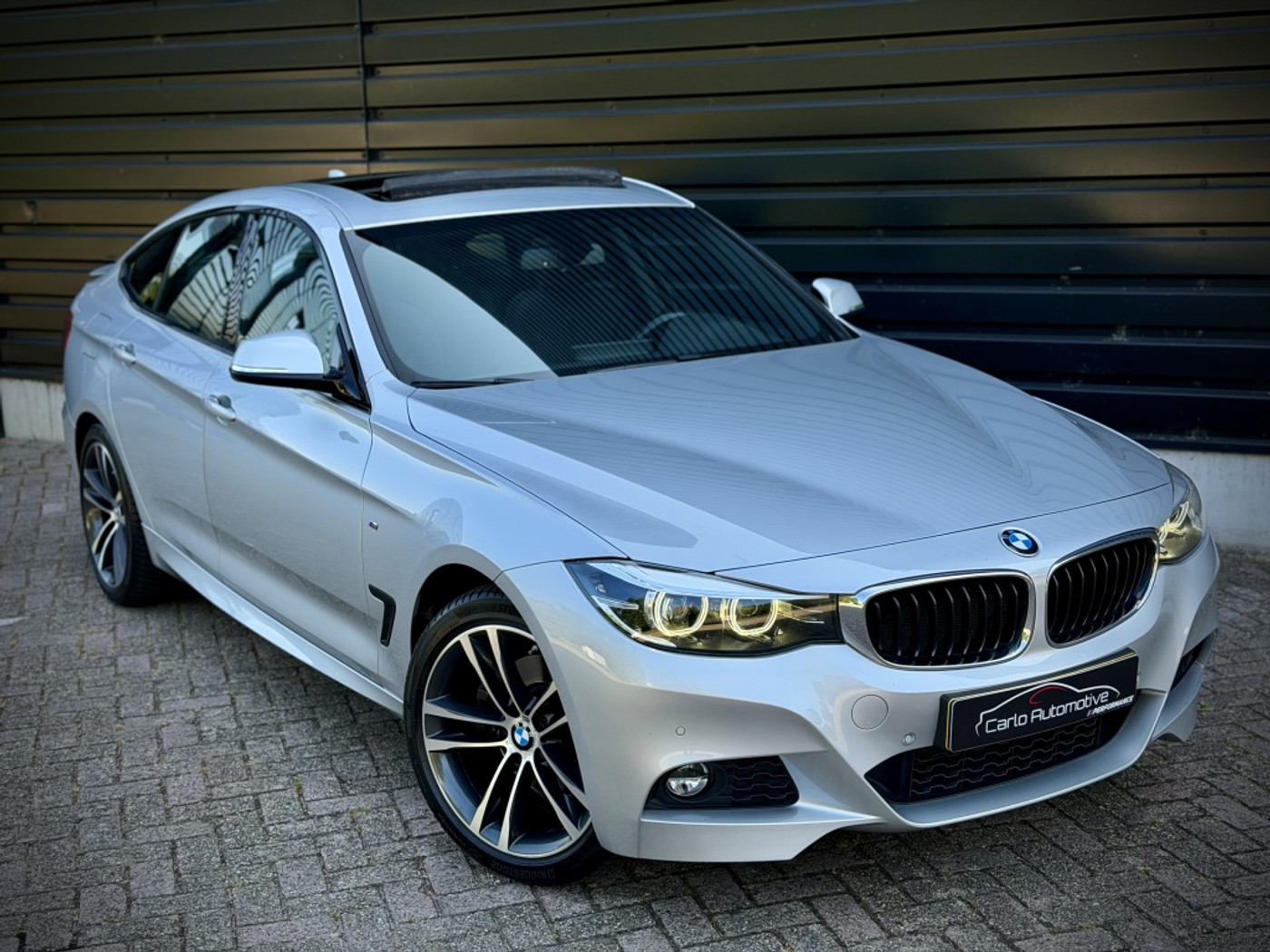 Foto van BMW 330i xDrive