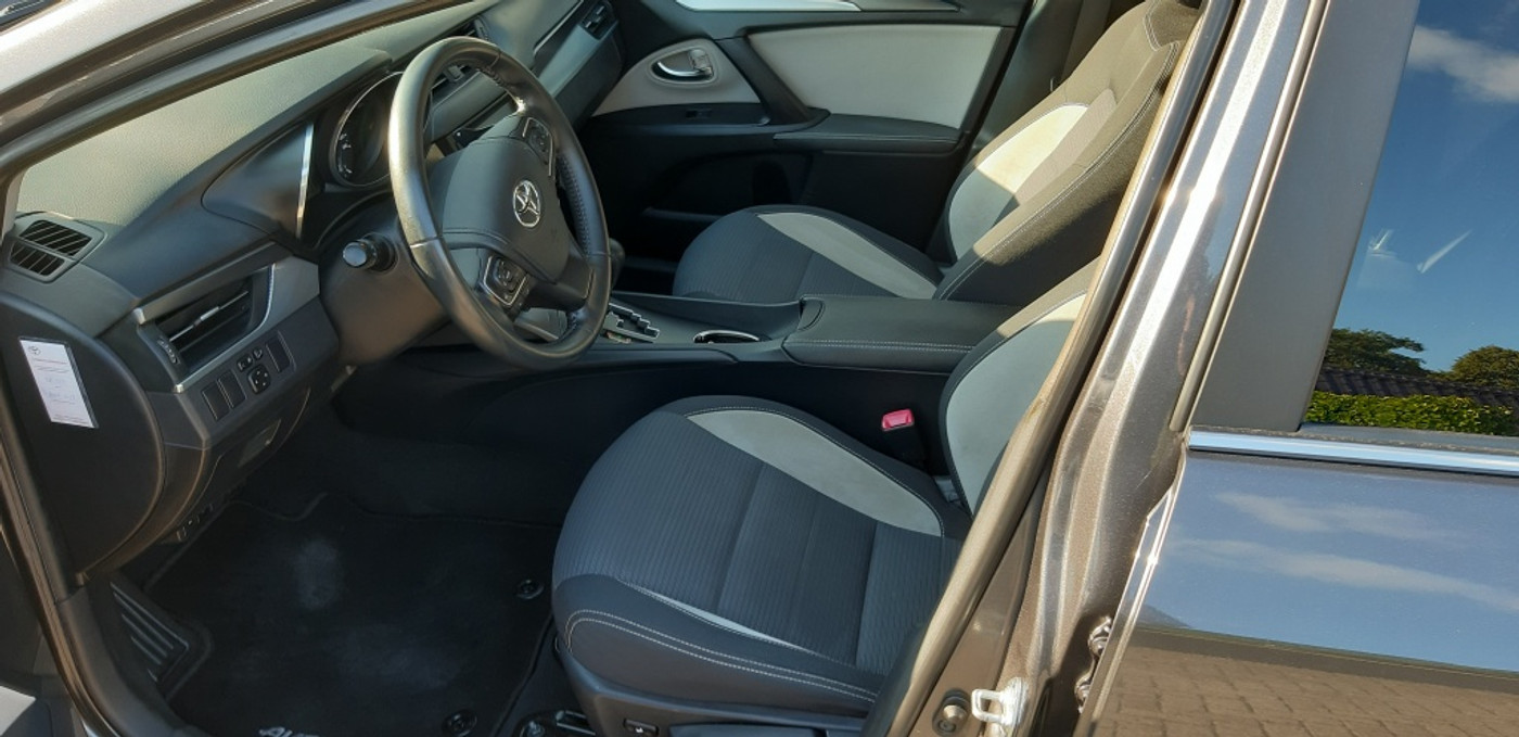 Foto van Toyota Toyota Avensis
