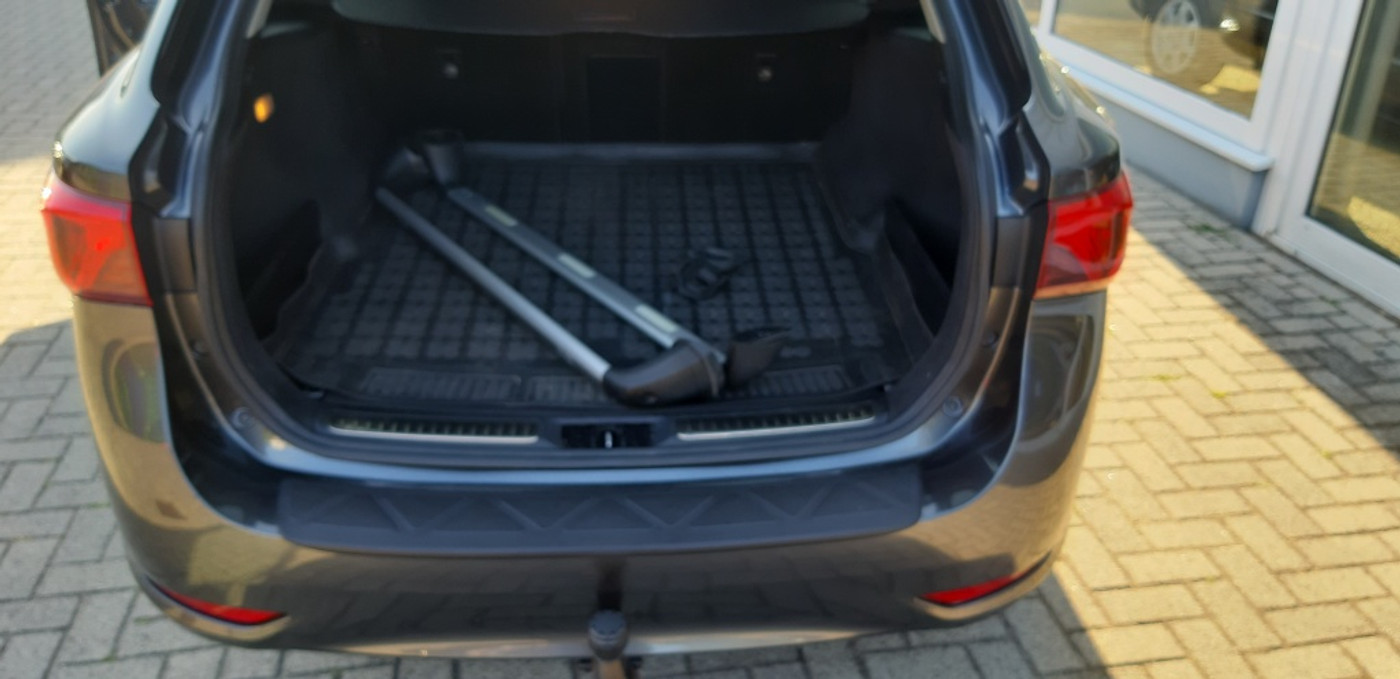 Foto van Toyota Toyota Avensis