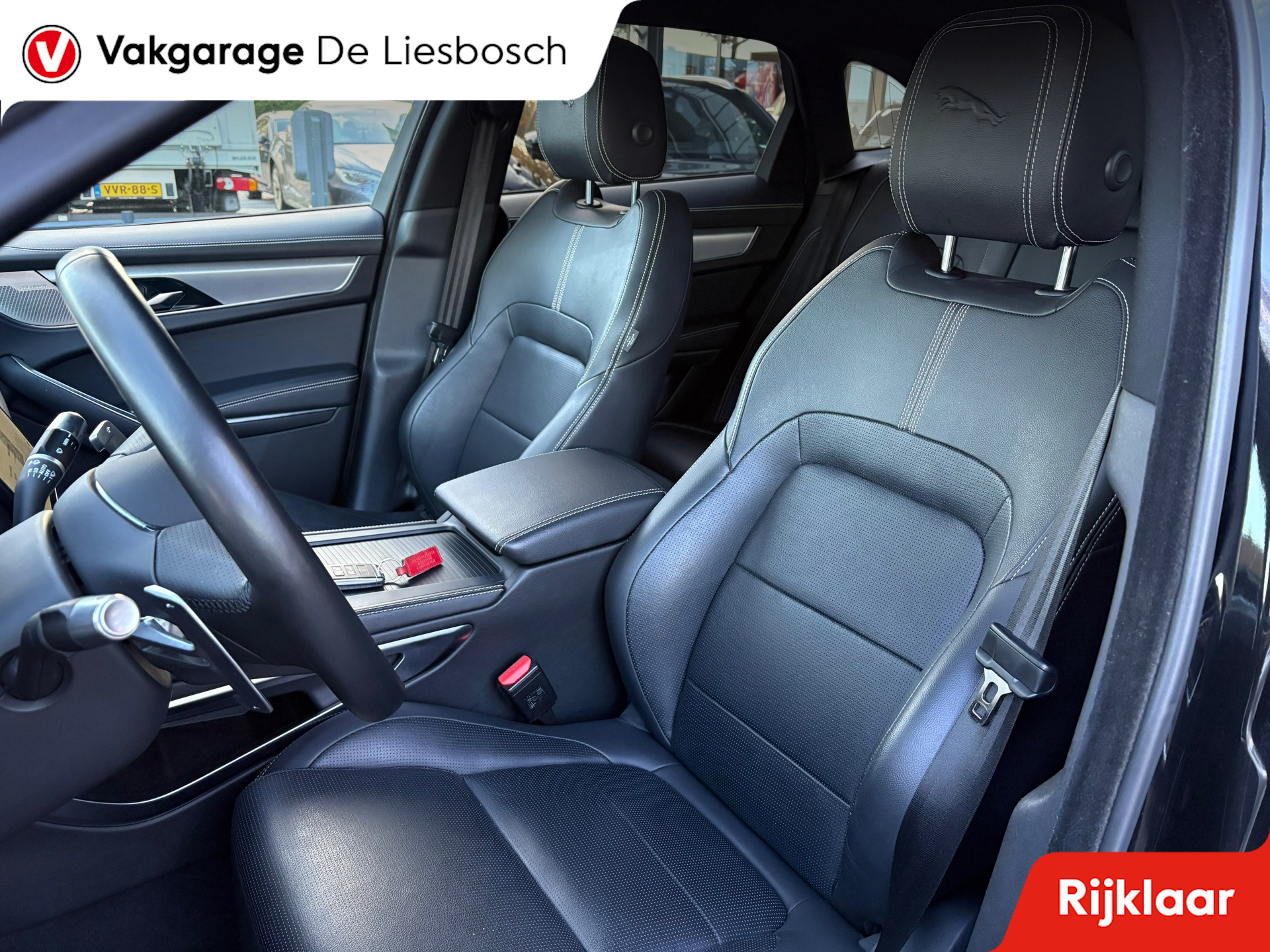 Foto van Jaguar Jaguar F-pace