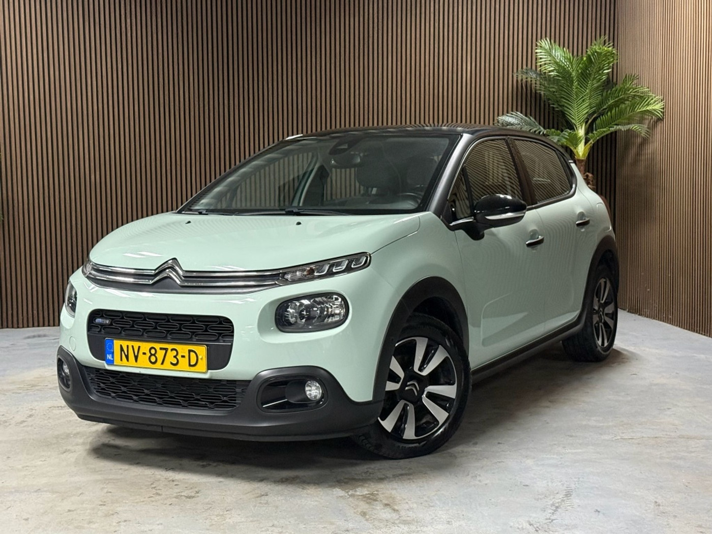 Citroen C3 1.2 PureTech Shine 2017 - voorkant