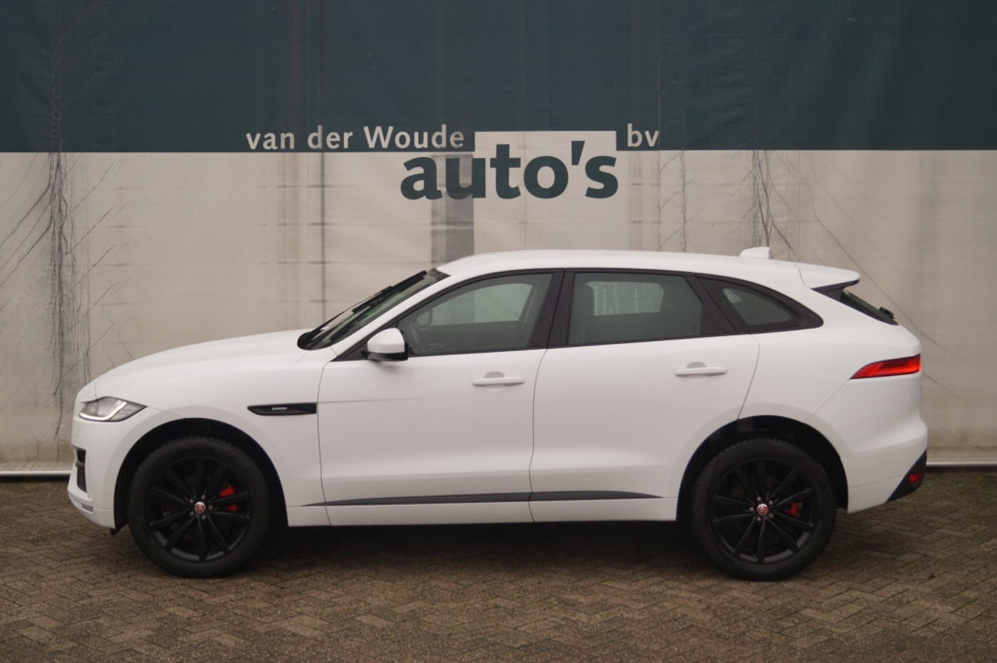 Jaguar F-pace 2.0 Portfolio AWD 20d 2017 - voorkant