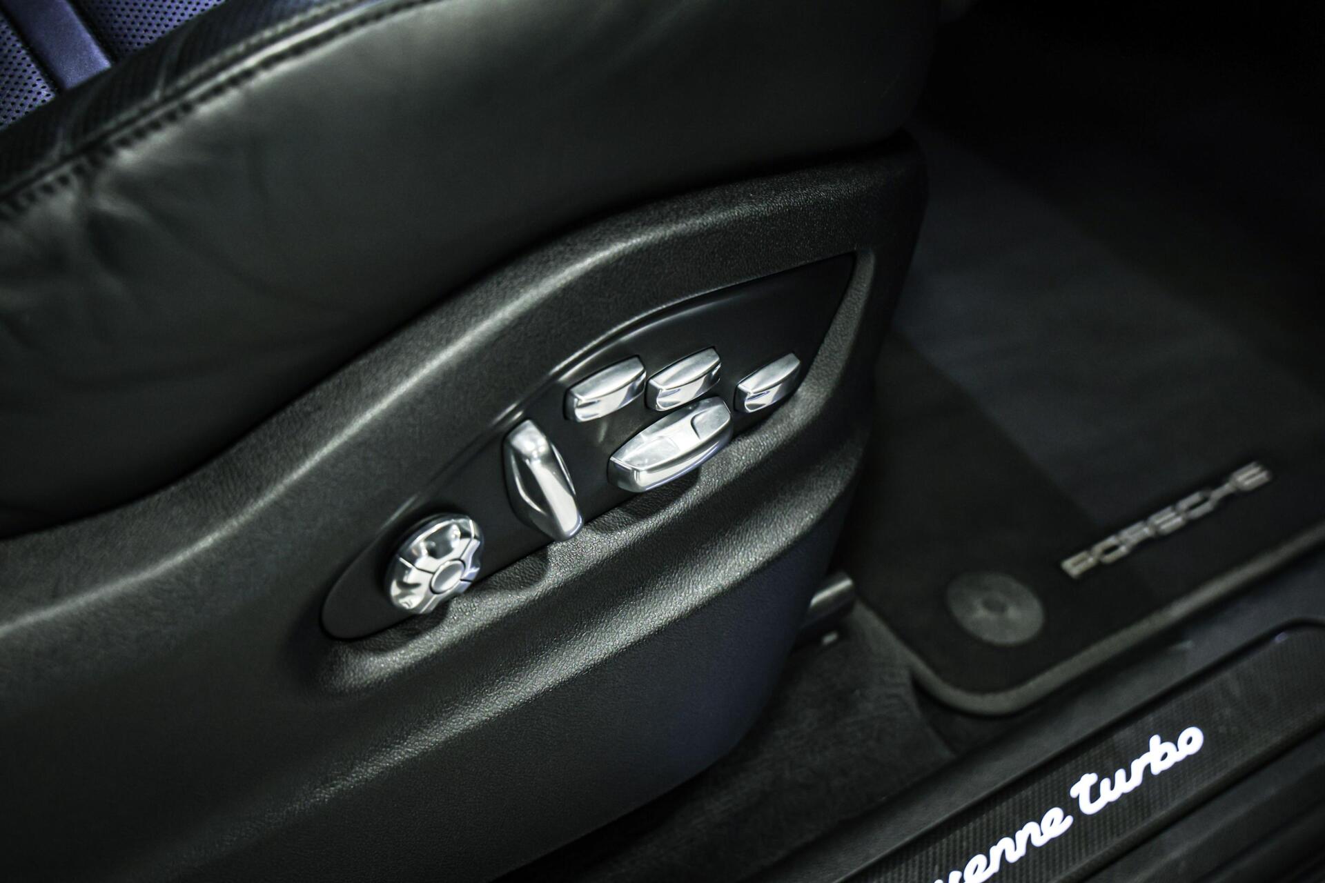 Foto van Porsche Cayenne Turbo