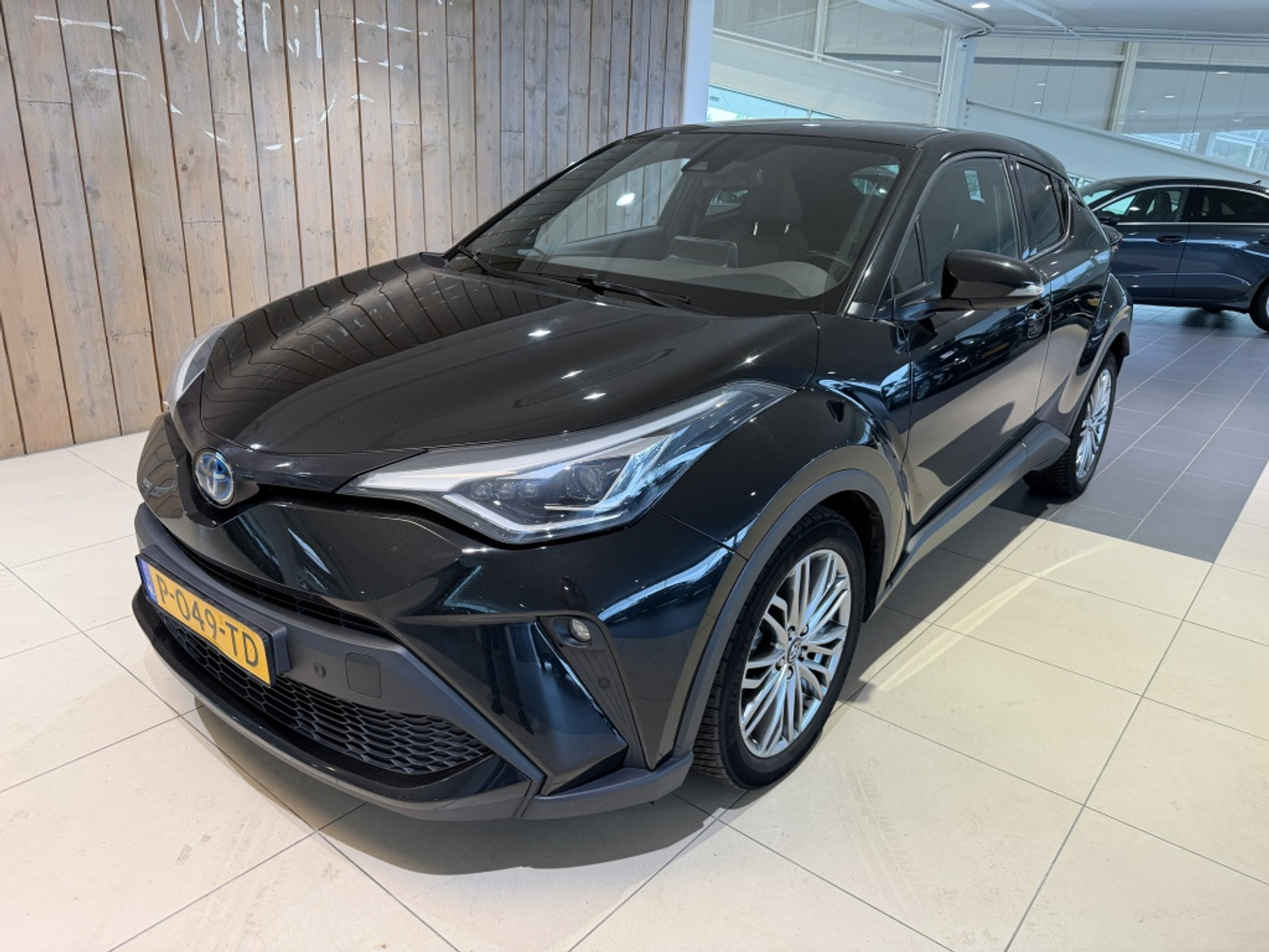 Toyota Toyota C-hr 1.8 Hybrid Executive 2022 - voorkant