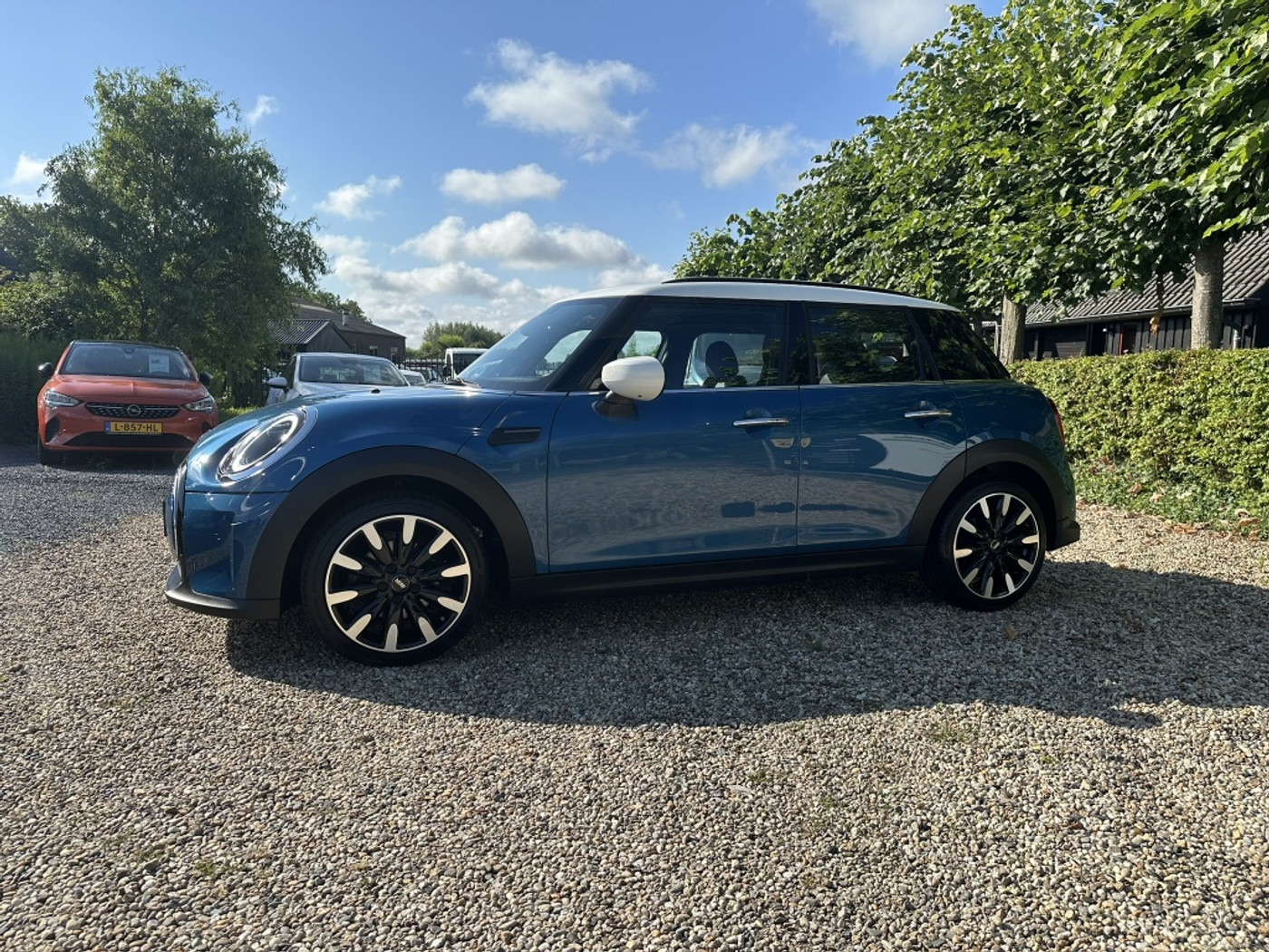 Mini Cooper 1.5 5-Drs Bns Ed. Leder/H&K Audio 2022 - voorkant