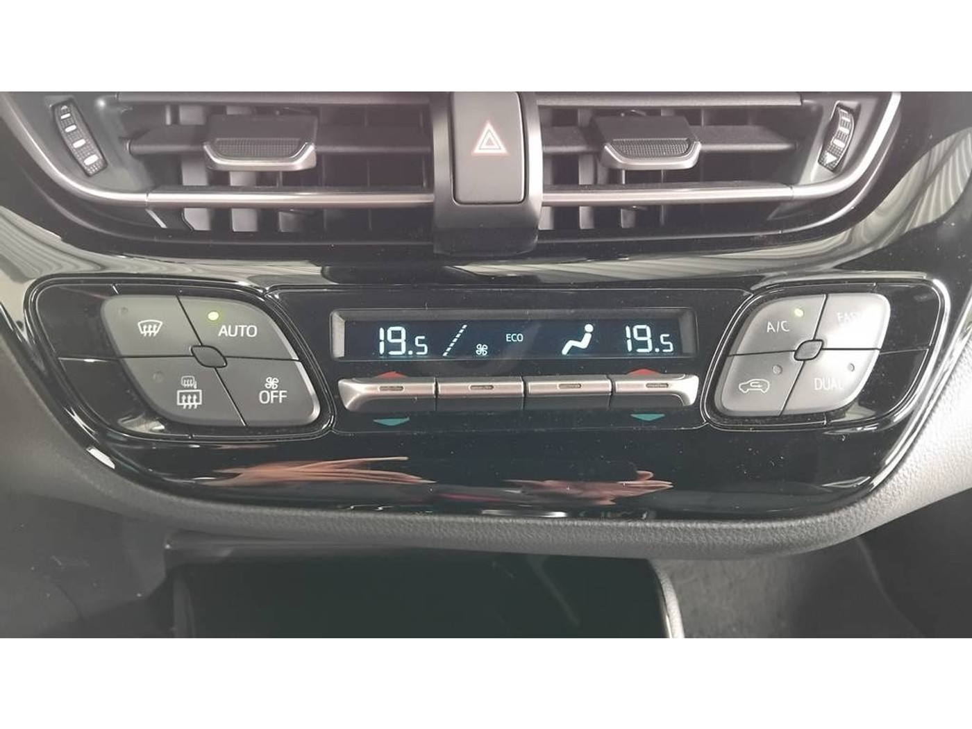 Foto van Toyota C-hr