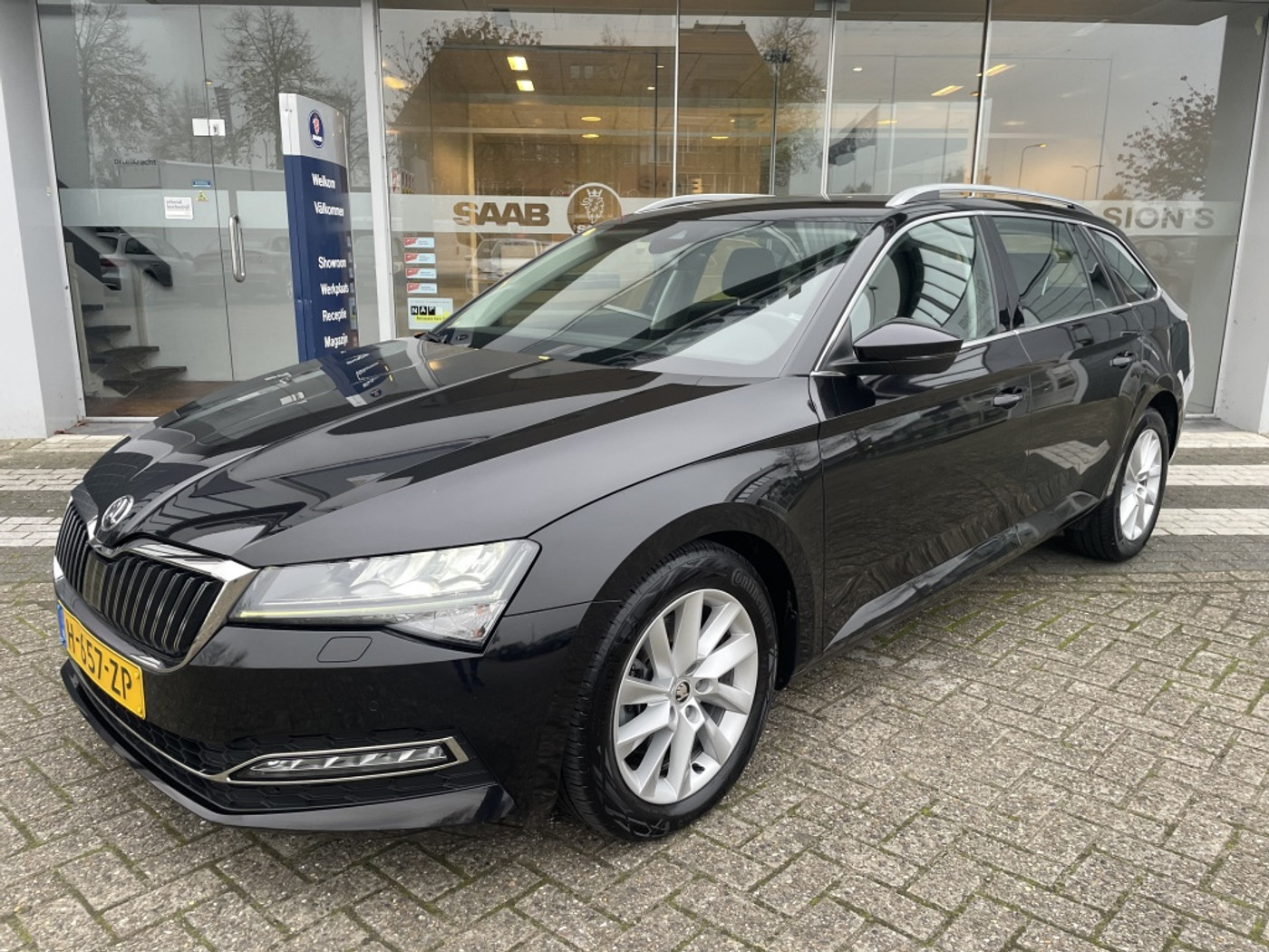 Skoda Superb 1.5 TSI Business Trekhaak Navi DSG 2020 - voorkant