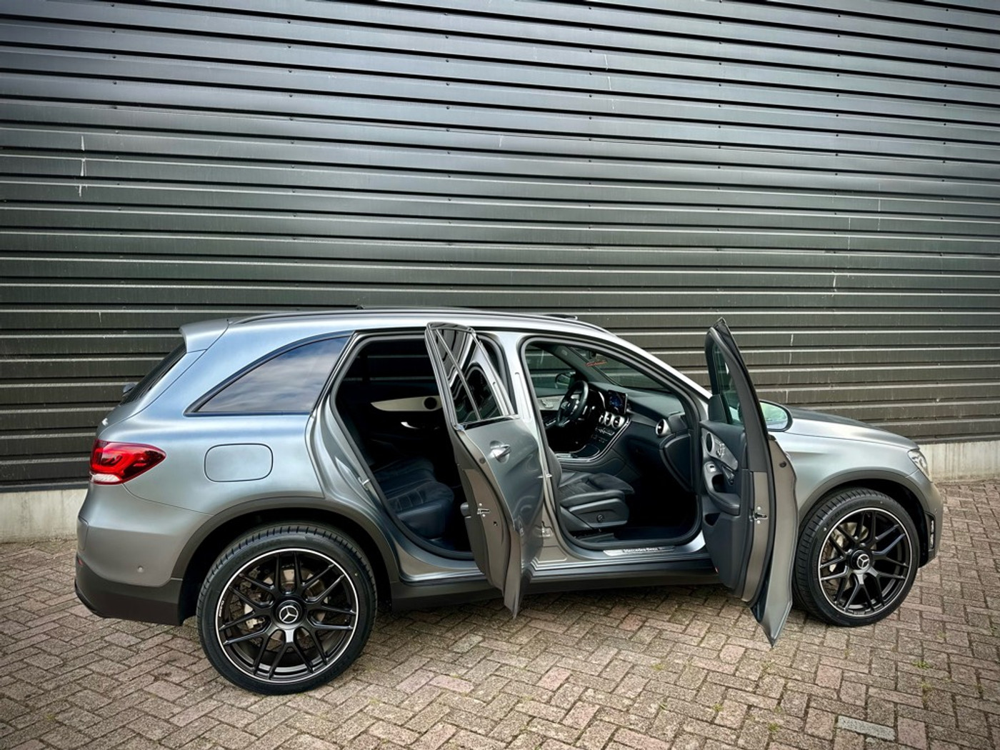 Foto van Mercedes-Benz GLC 300 E 4Matic