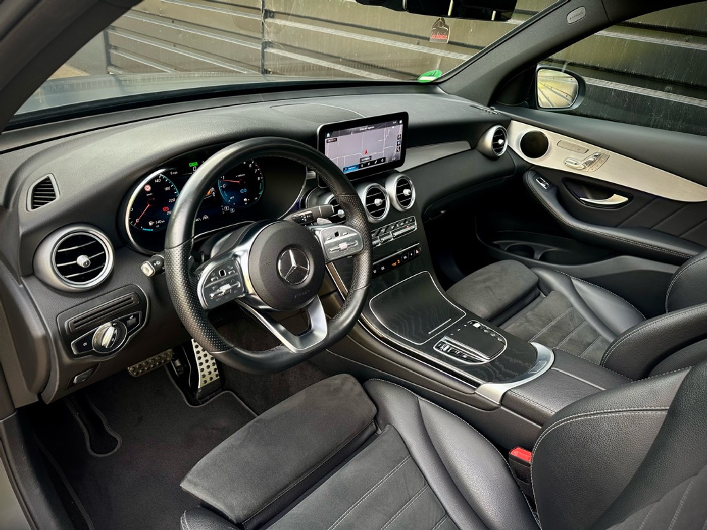 Foto van Mercedes-Benz GLC 300 E 4Matic
