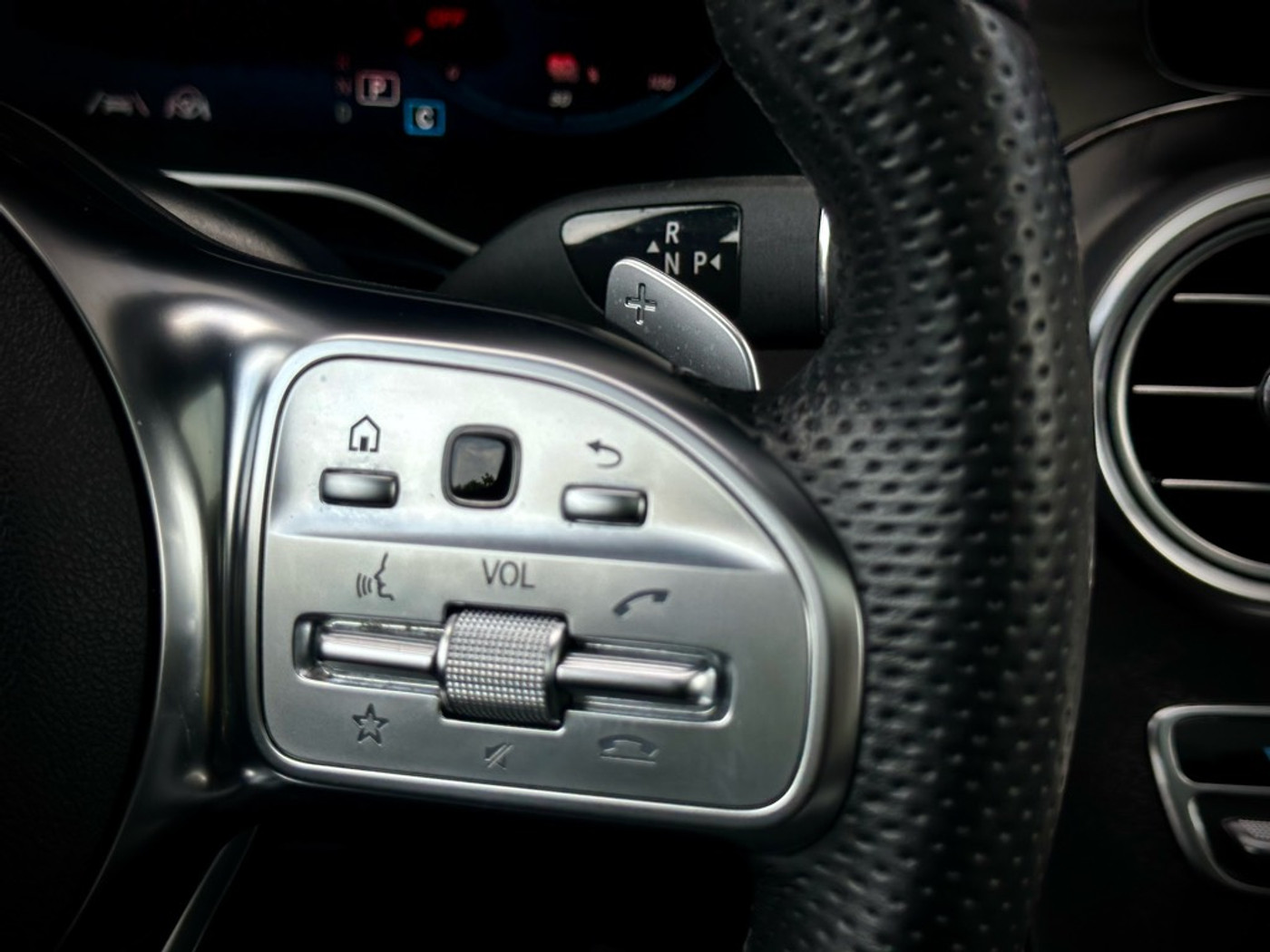 Foto van Mercedes-Benz GLC 300 E 4Matic