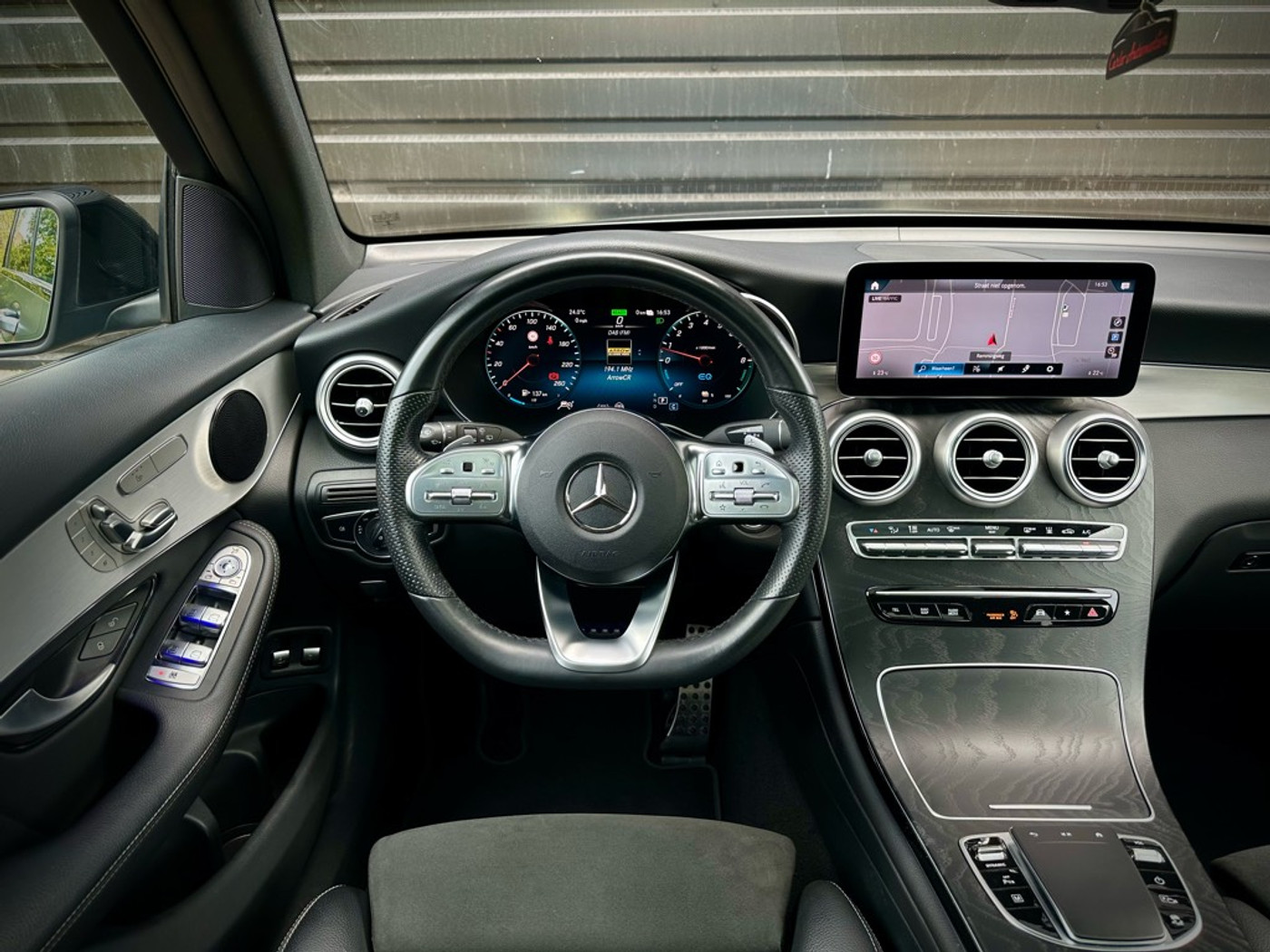 Foto van Mercedes-Benz GLC 300 E 4Matic