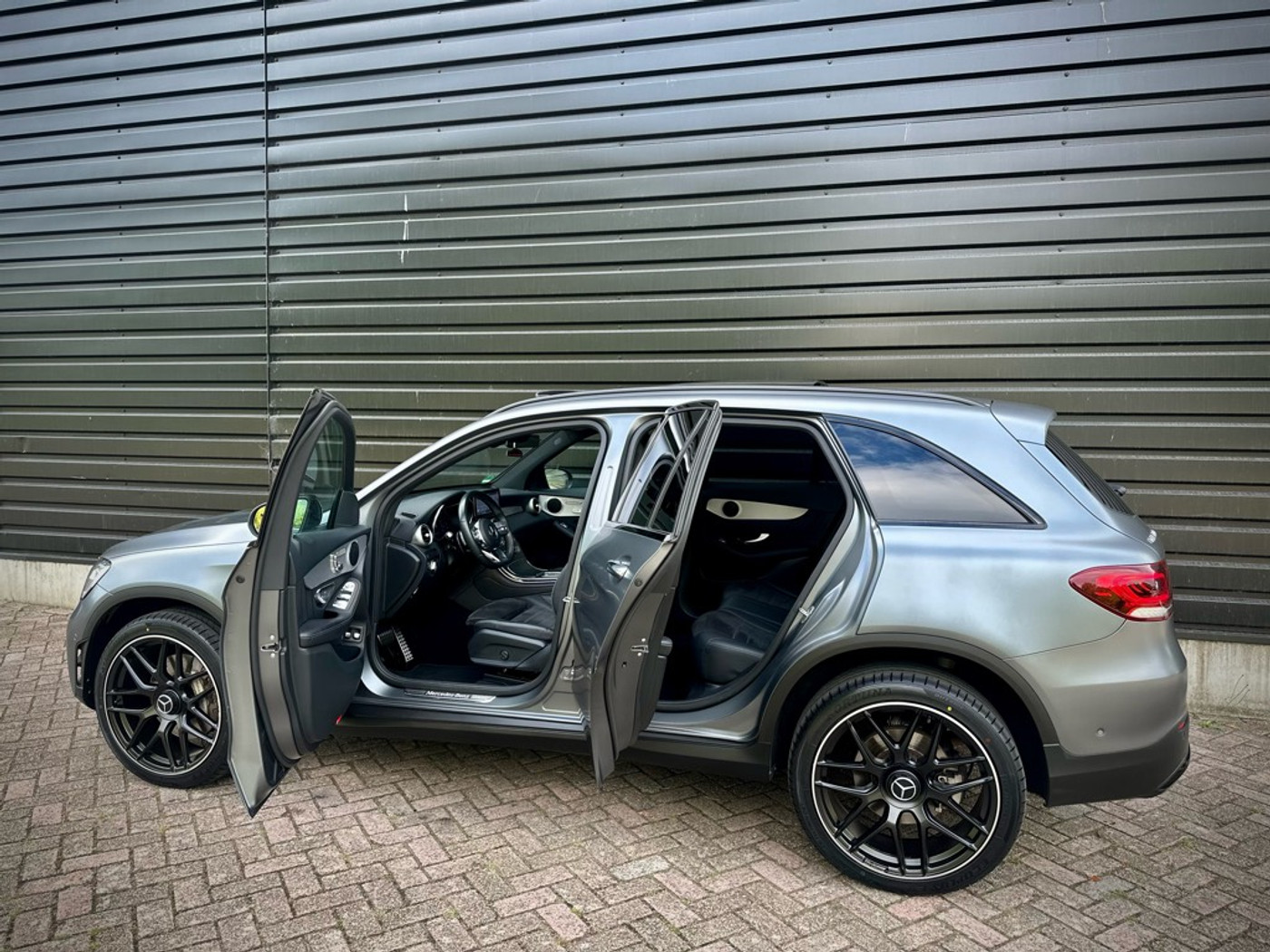 Foto van Mercedes-Benz GLC 300 E 4Matic