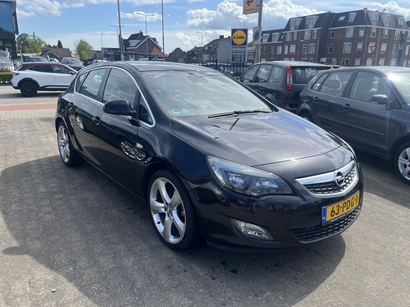 Opel Astra 1.4 Turbo Sport 2010 - voorkant