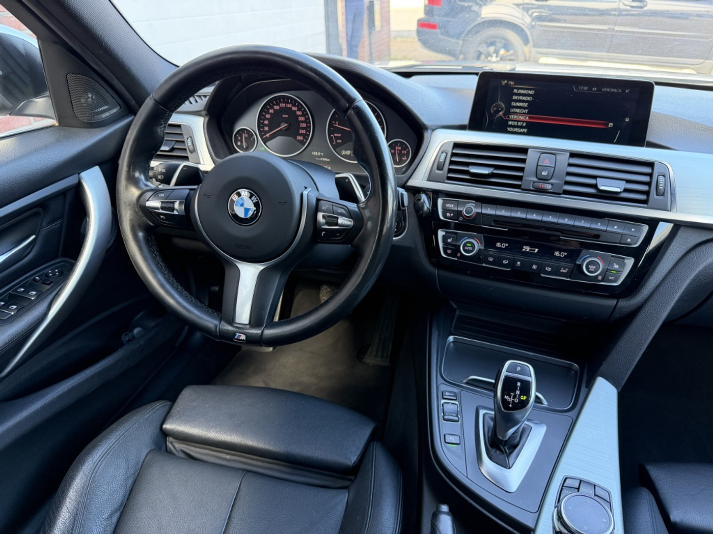Foto van BMW 330i