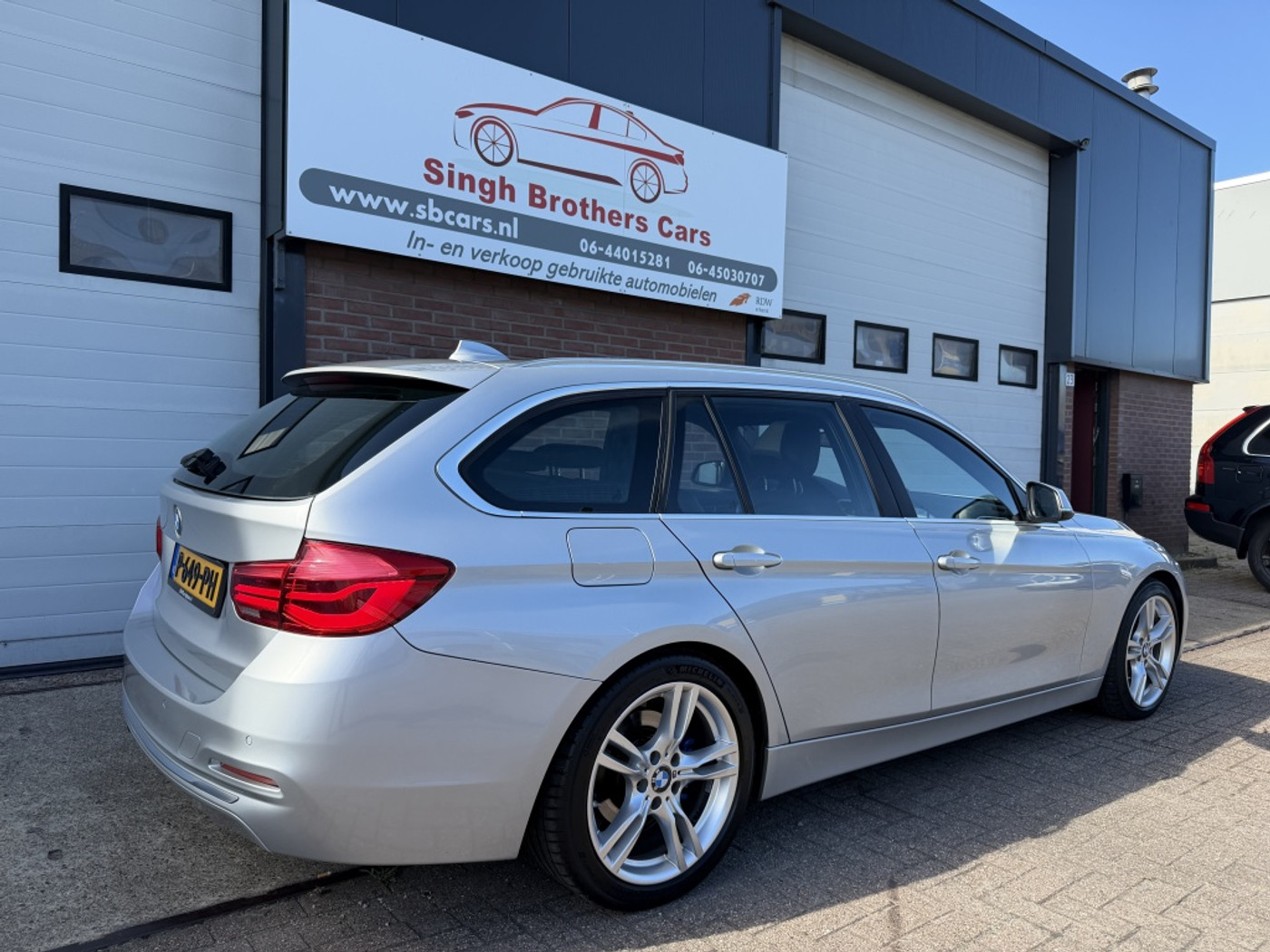 Foto van BMW 330i