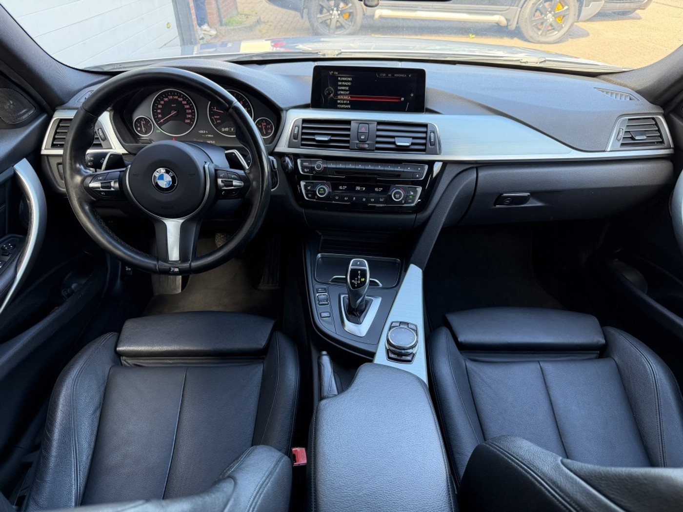 Foto van BMW 330i