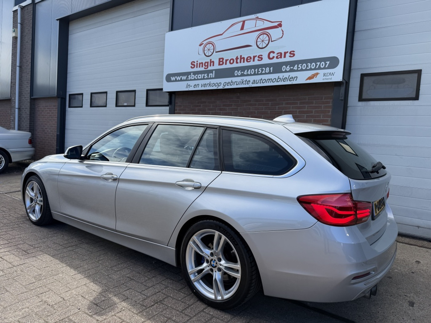 Foto van BMW 330i