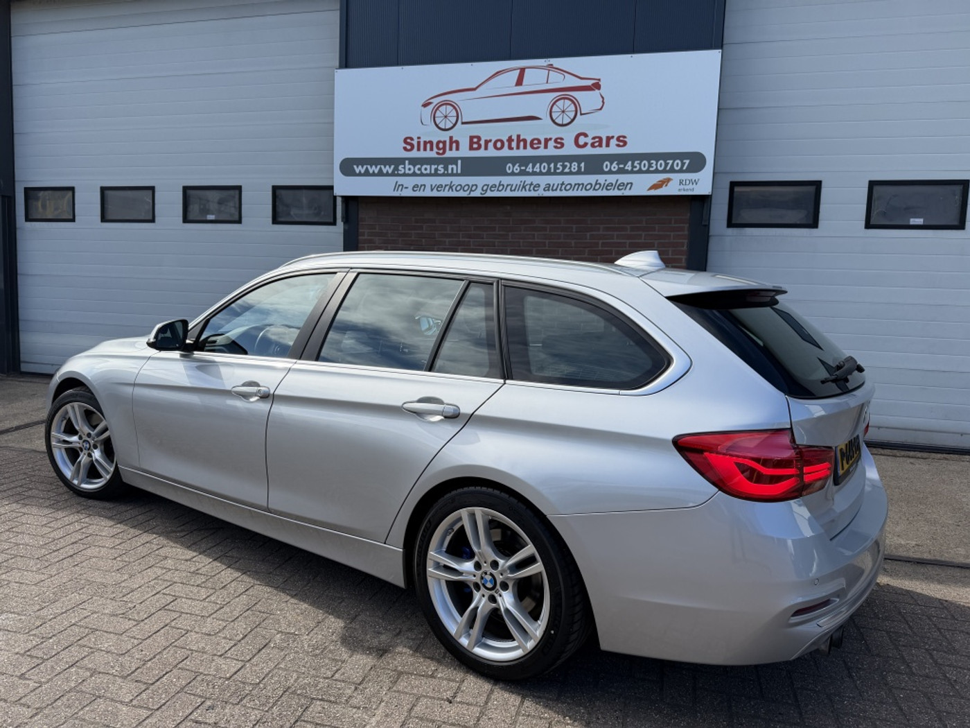Foto van BMW 330i