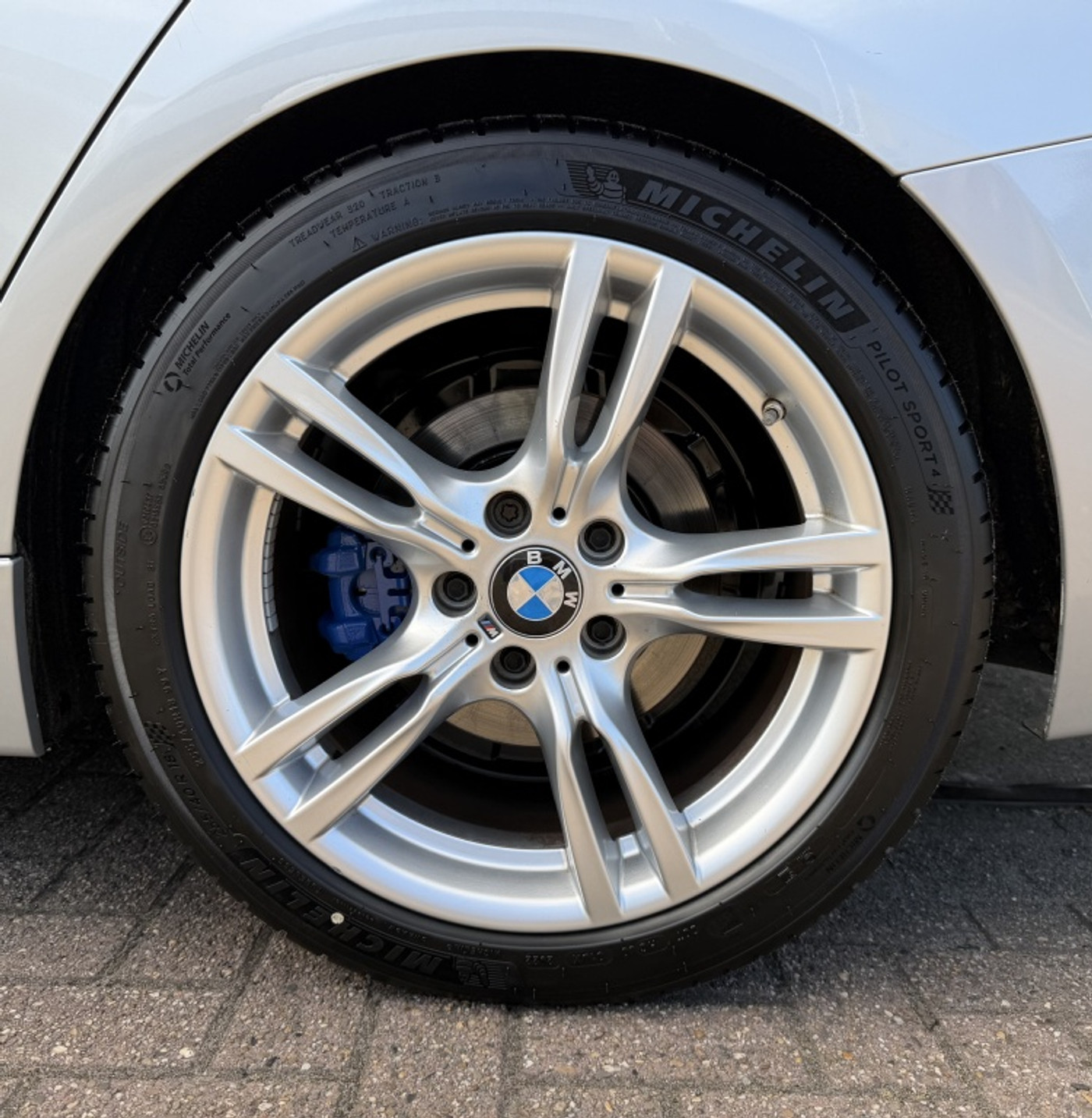 Foto van BMW 330i