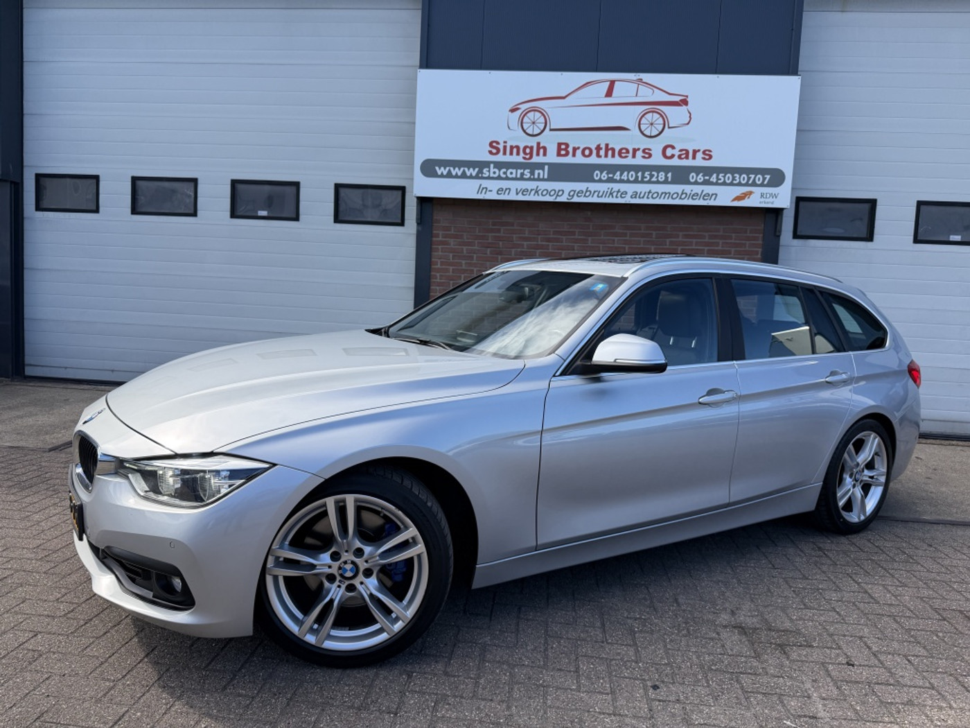 Foto van BMW 330i