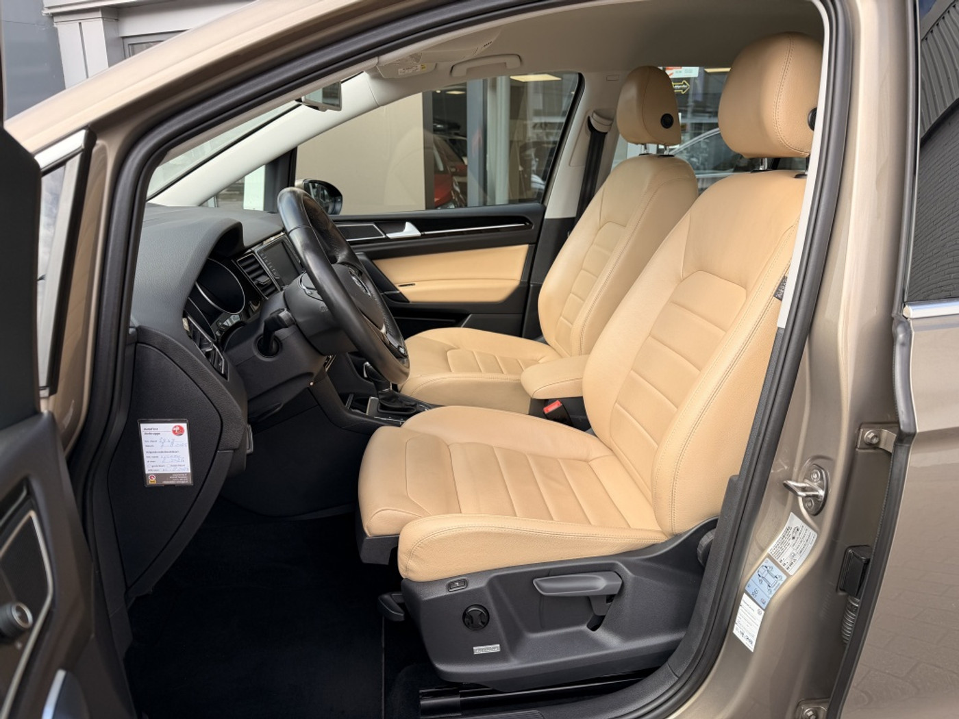 Foto van Volkswagen Golf Sportsvan