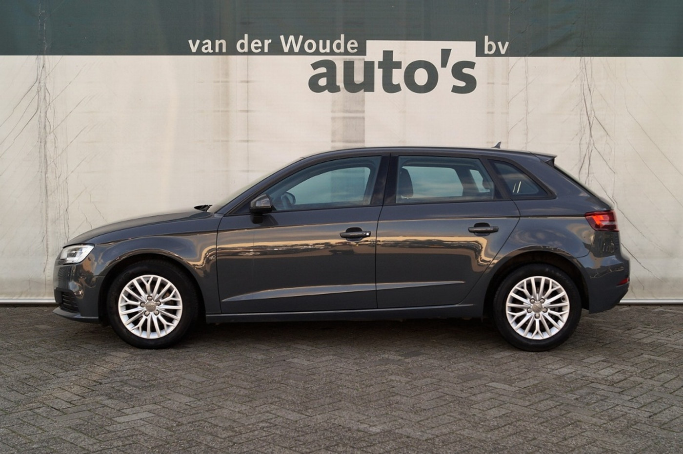 Audi A3 Sportback Sportback 1.6 TDI 115pk Pro Line -NAVI-ECC-PDC-! 2017 - voorkant
